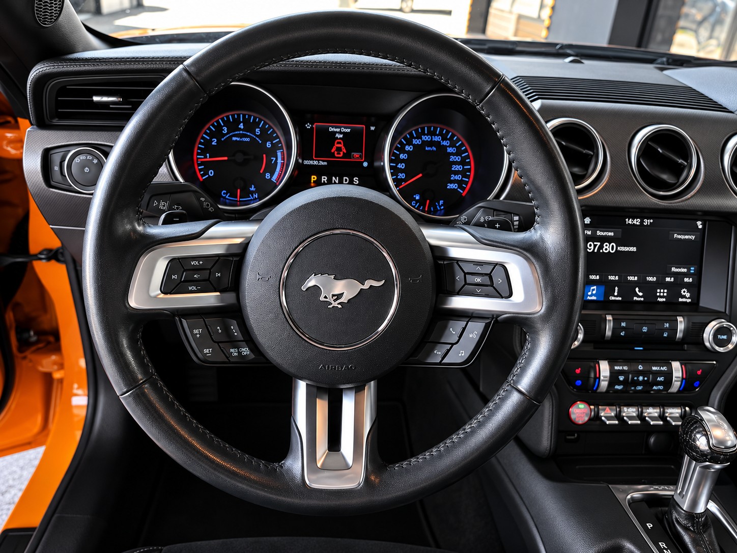 FORD Mustang Fastback 2.3 Automat Mach-1 (Replica)-image-16