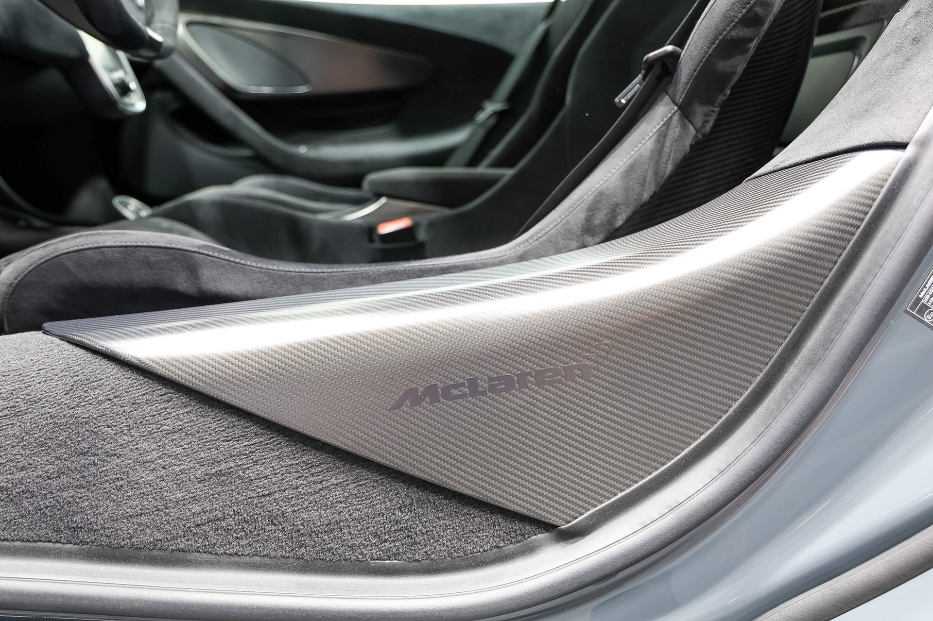 McLAREN 600LT Coupé 3.8 V8 SSG *CH-Fahrzeug*Chicane Effekt*-image-22