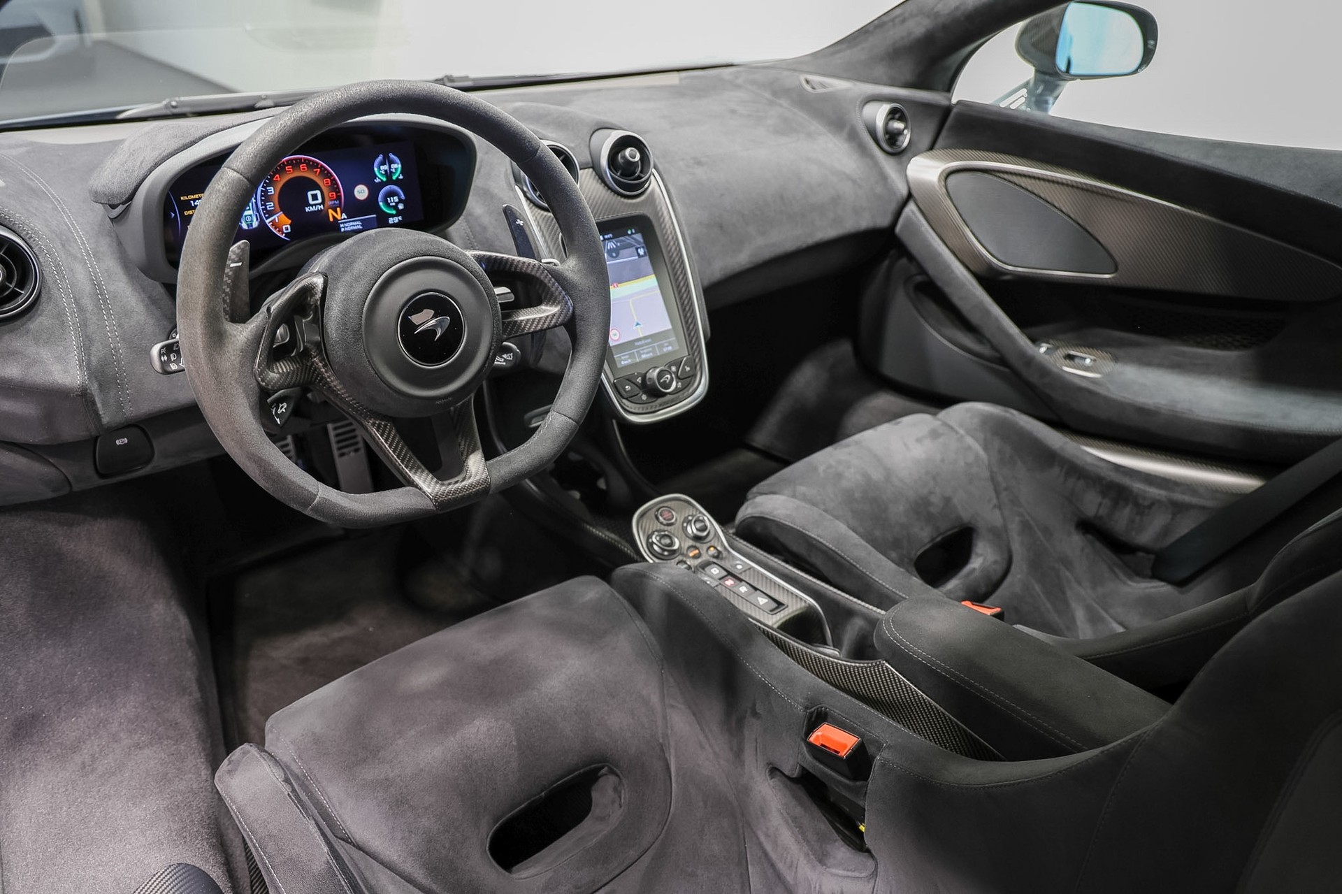 McLAREN 600LT Coupé 3.8 V8 SSG *CH-Fahrzeug*Chicane Effekt*-image-23