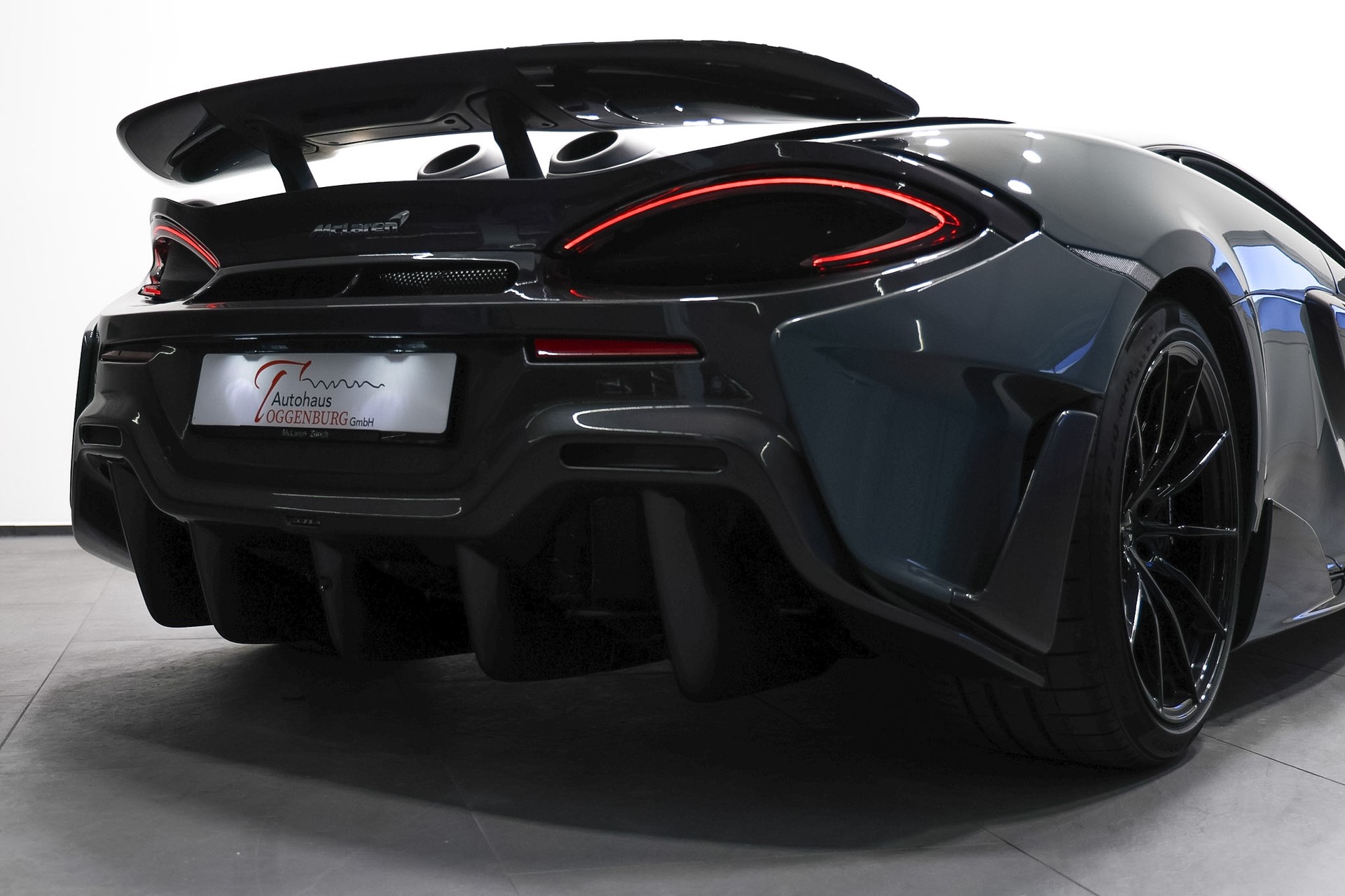 McLAREN 600LT Coupé 3.8 V8 SSG *CH-Fahrzeug*Chicane Effekt*-image-12
