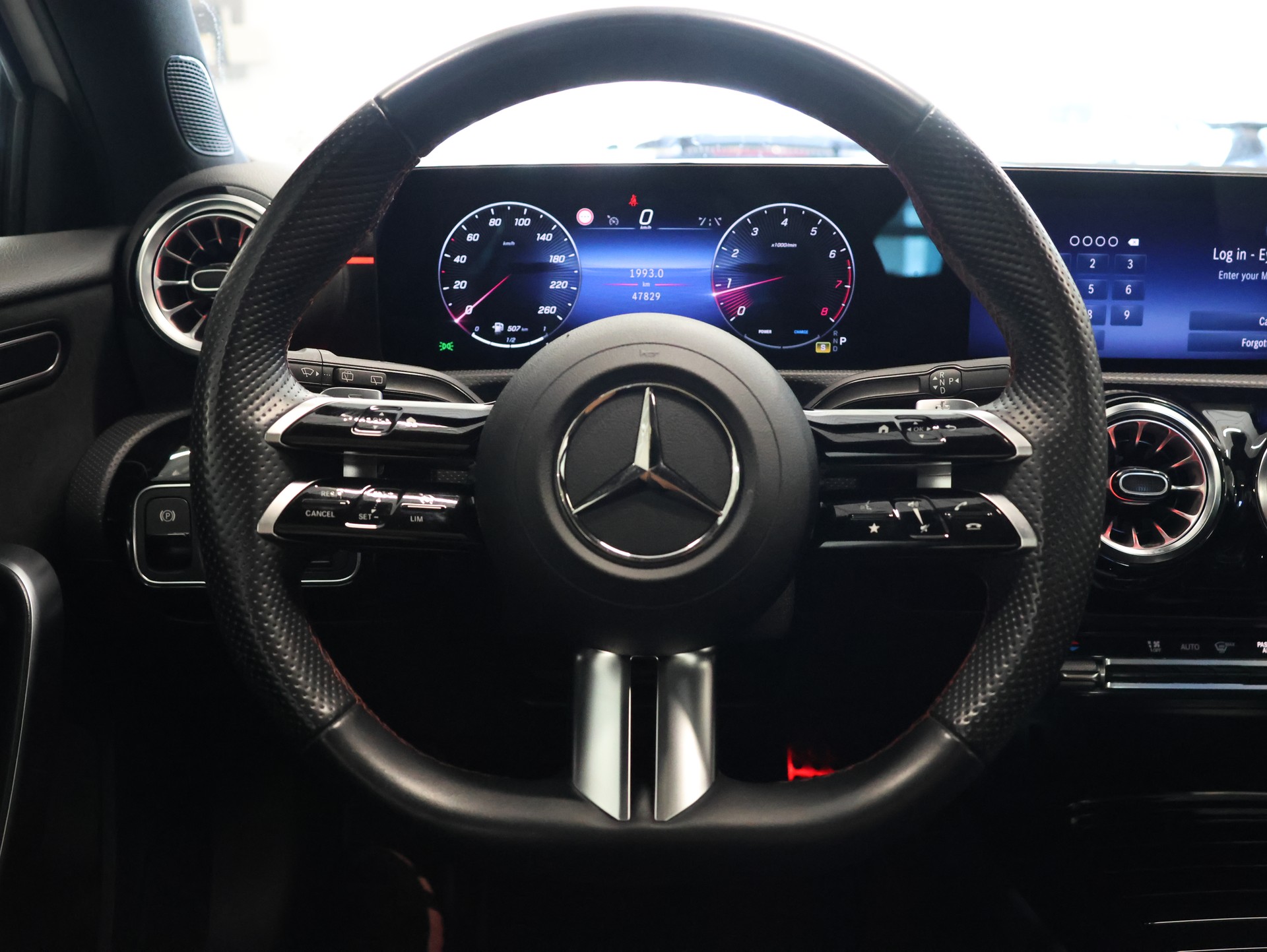 MERCEDES-BENZ A 180 7G-DCT *AMG-LINE EXTERIEUR*-image-14