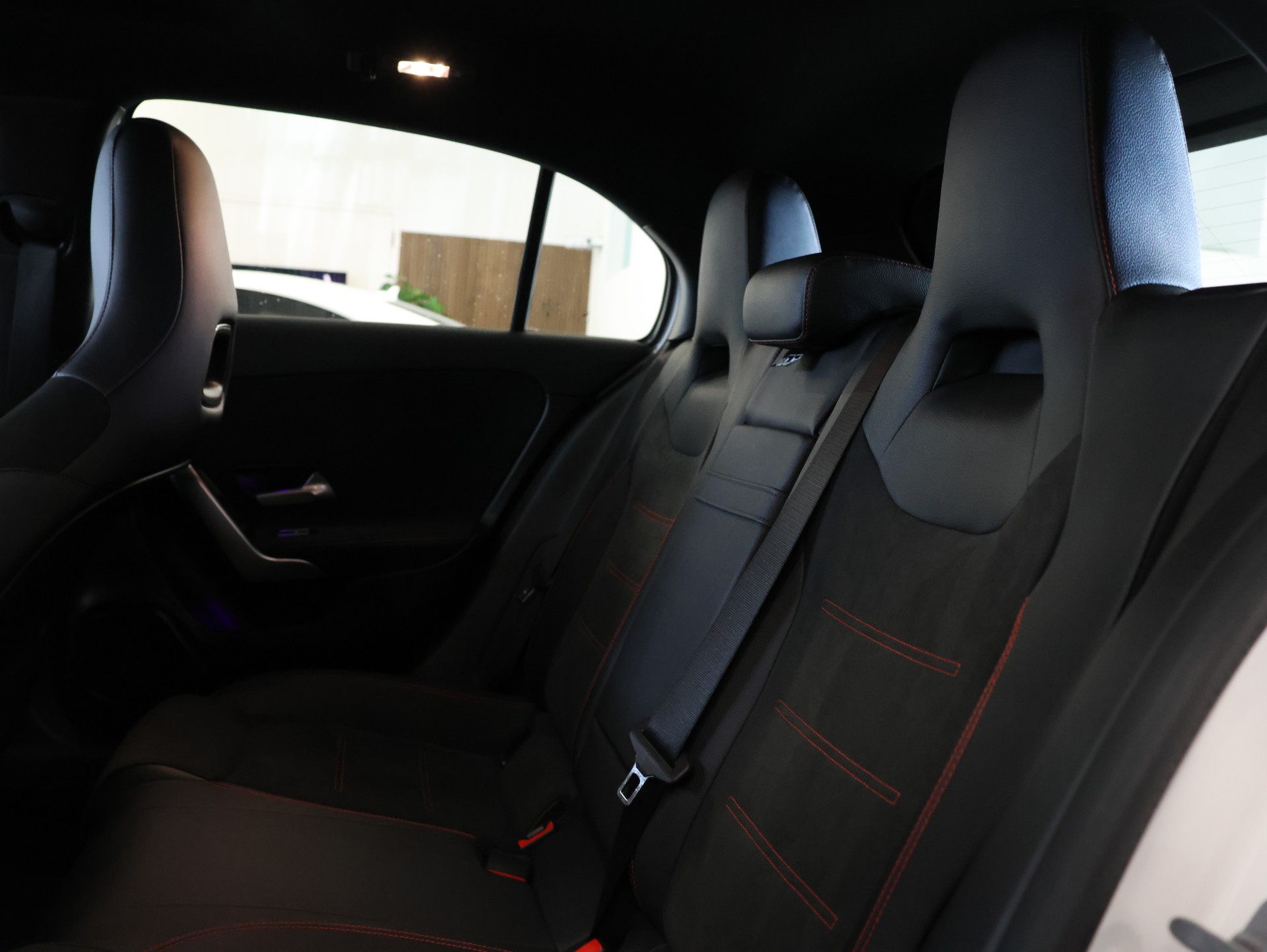 MERCEDES-BENZ A 180 7G-DCT *AMG-LINE EXTERIEUR*-image-27