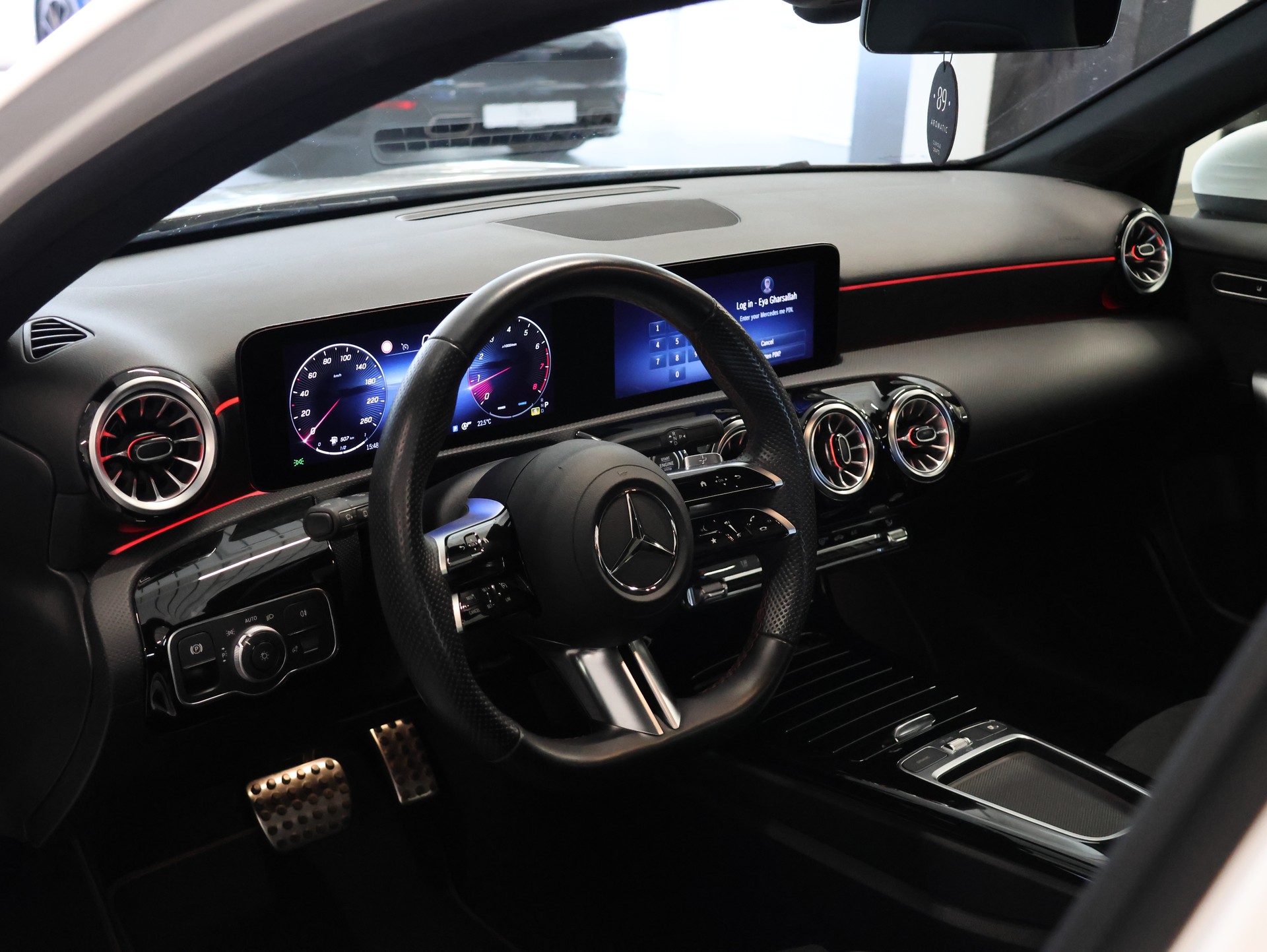 MERCEDES-BENZ A 180 7G-DCT *AMG-LINE EXTERIEUR*-image-13