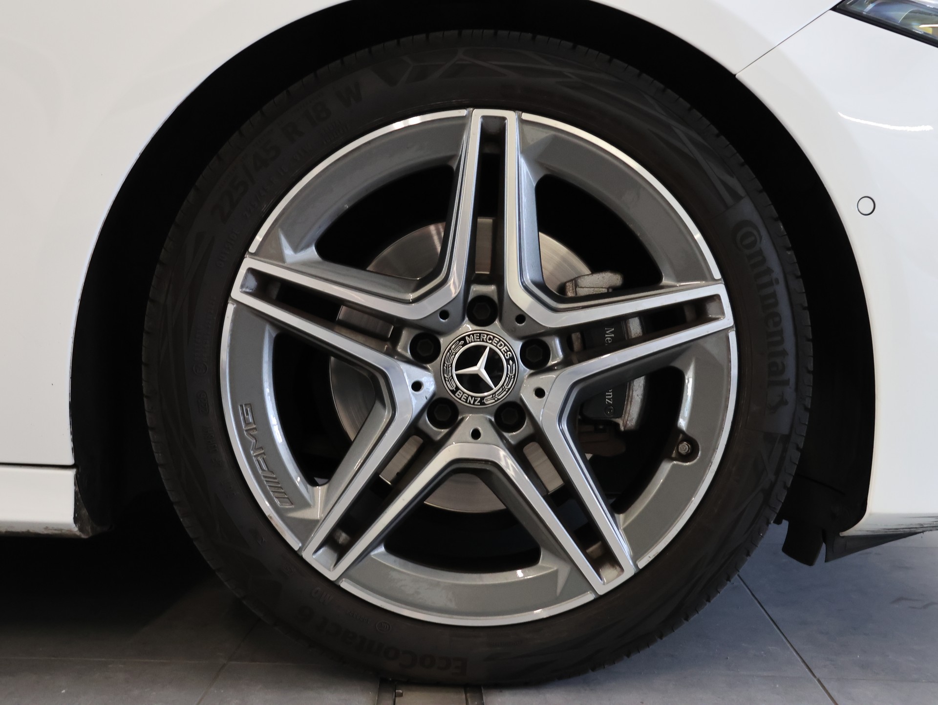 MERCEDES-BENZ A 180 7G-DCT *AMG-LINE EXTERIEUR*-image-10