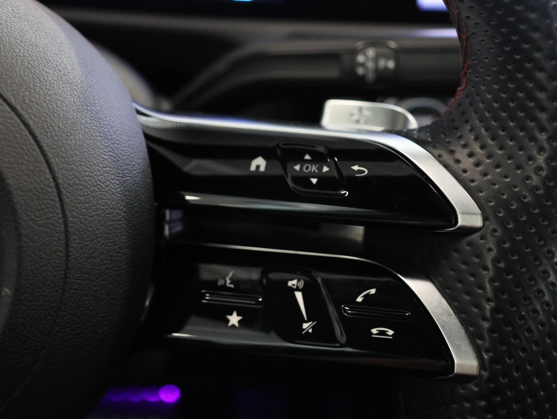 MERCEDES-BENZ A 180 7G-DCT *AMG-LINE EXTERIEUR*-image-16
