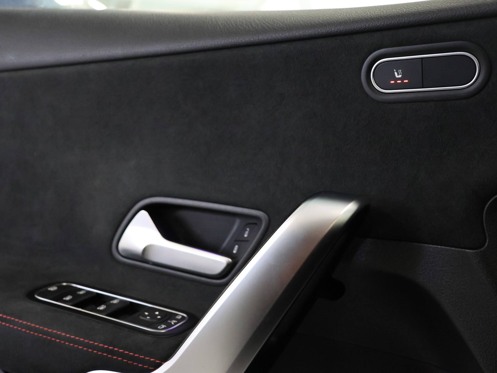 MERCEDES-BENZ A 180 7G-DCT *AMG-LINE EXTERIEUR*-image-26