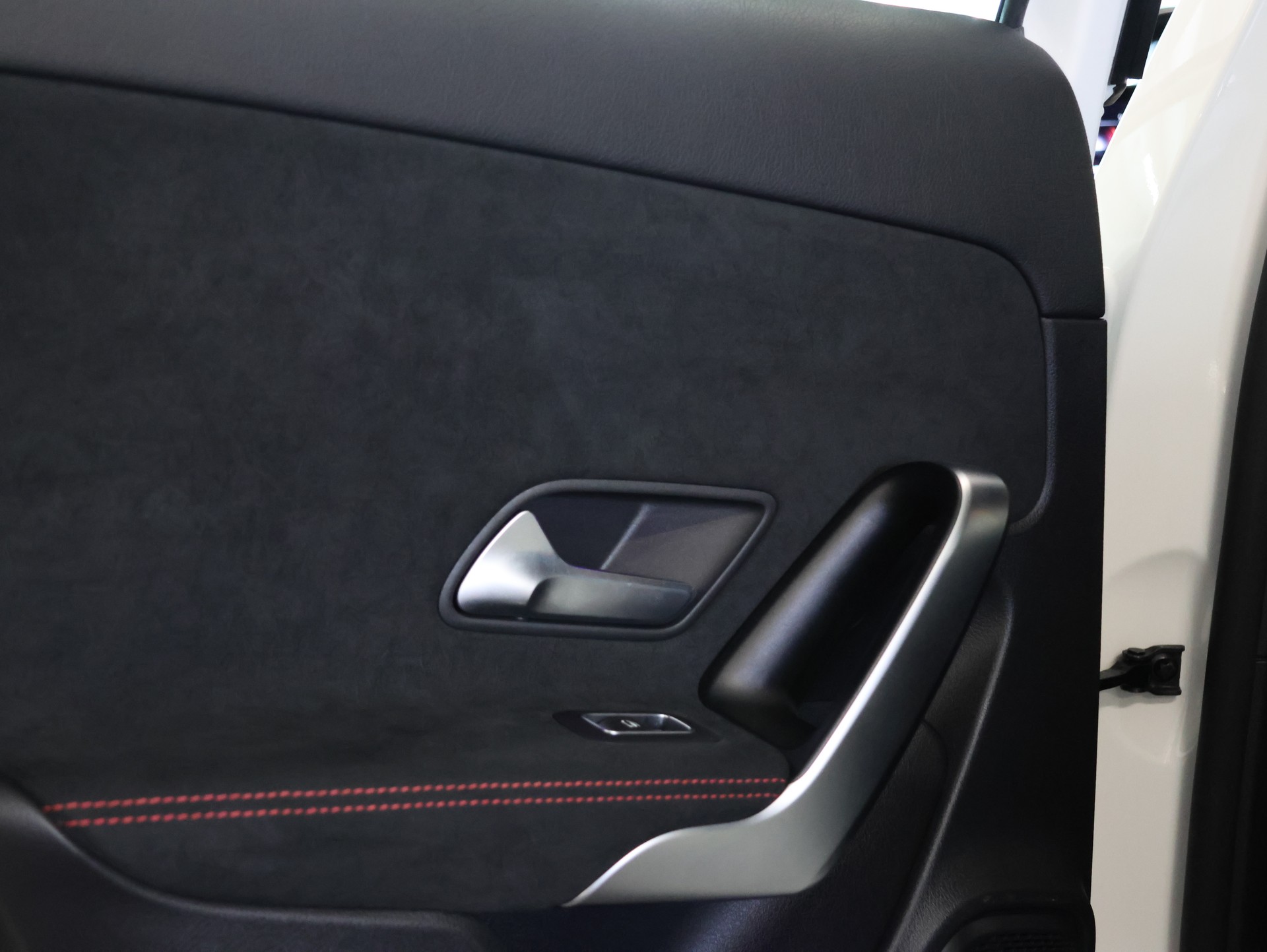 MERCEDES-BENZ A 180 7G-DCT *AMG-LINE EXTERIEUR*-image-29