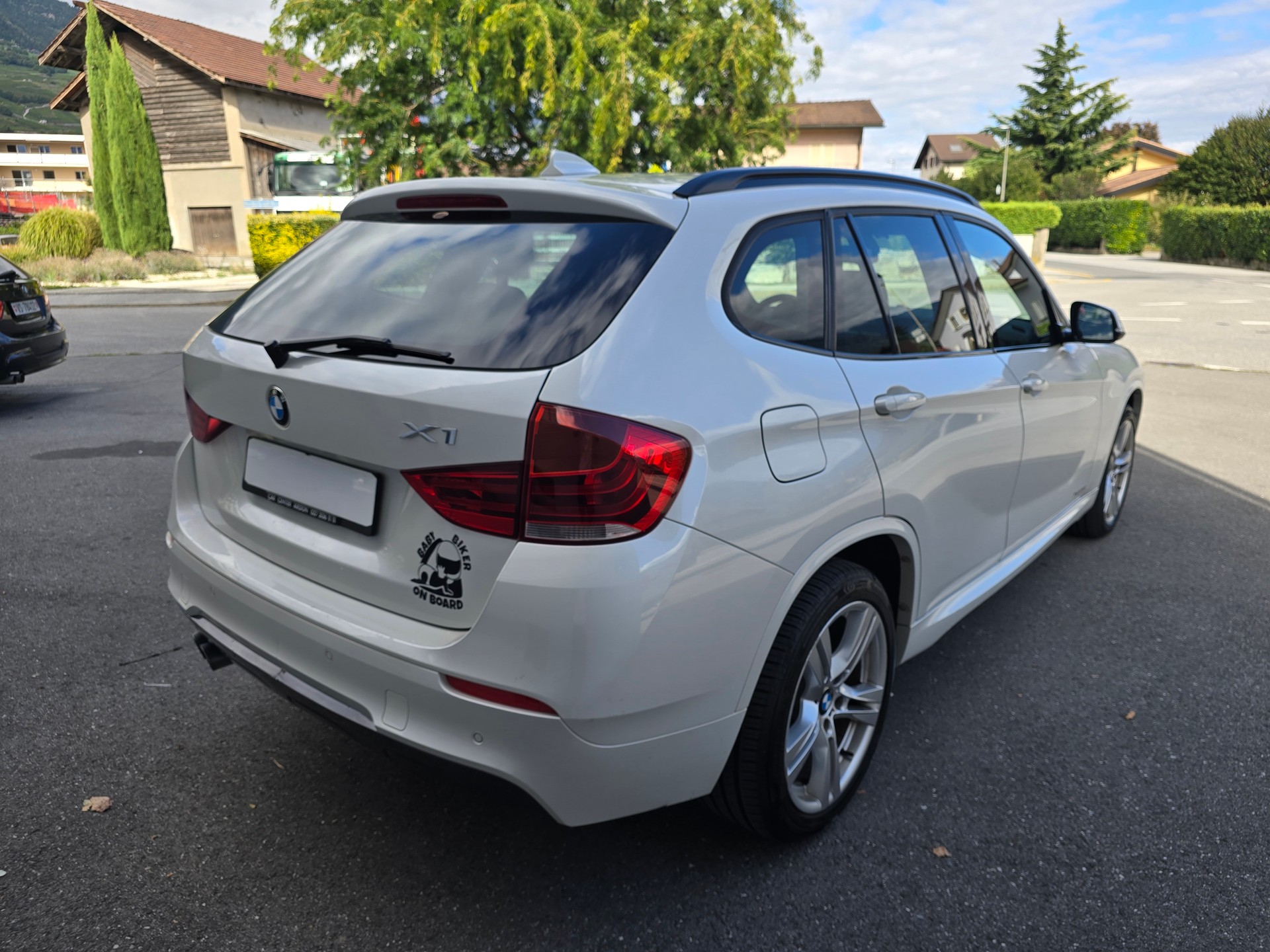 BMW X1 xDrive 28i M-Sport Steptronic-image-5