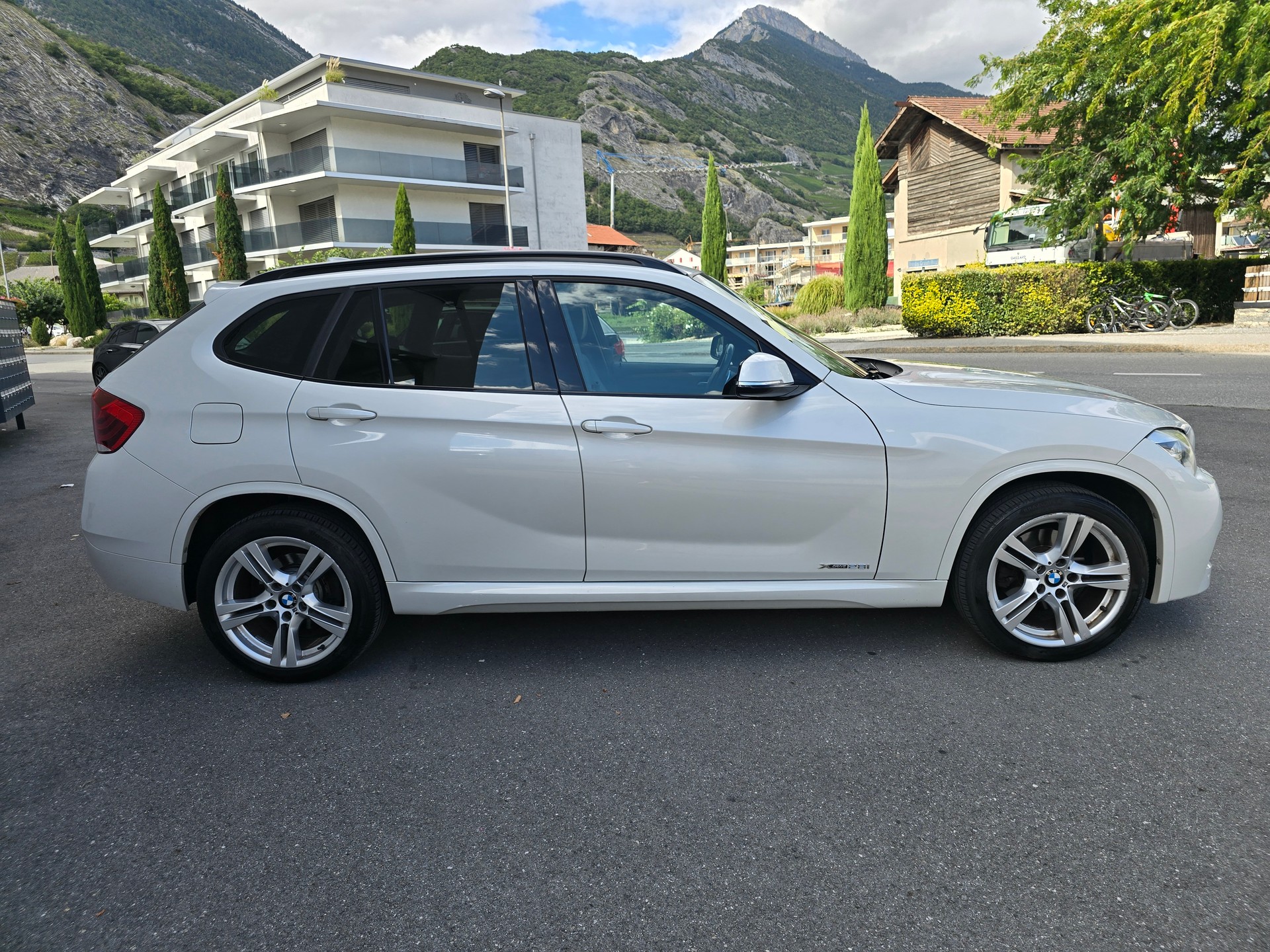 BMW X1 xDrive 28i M-Sport Steptronic-image-7
