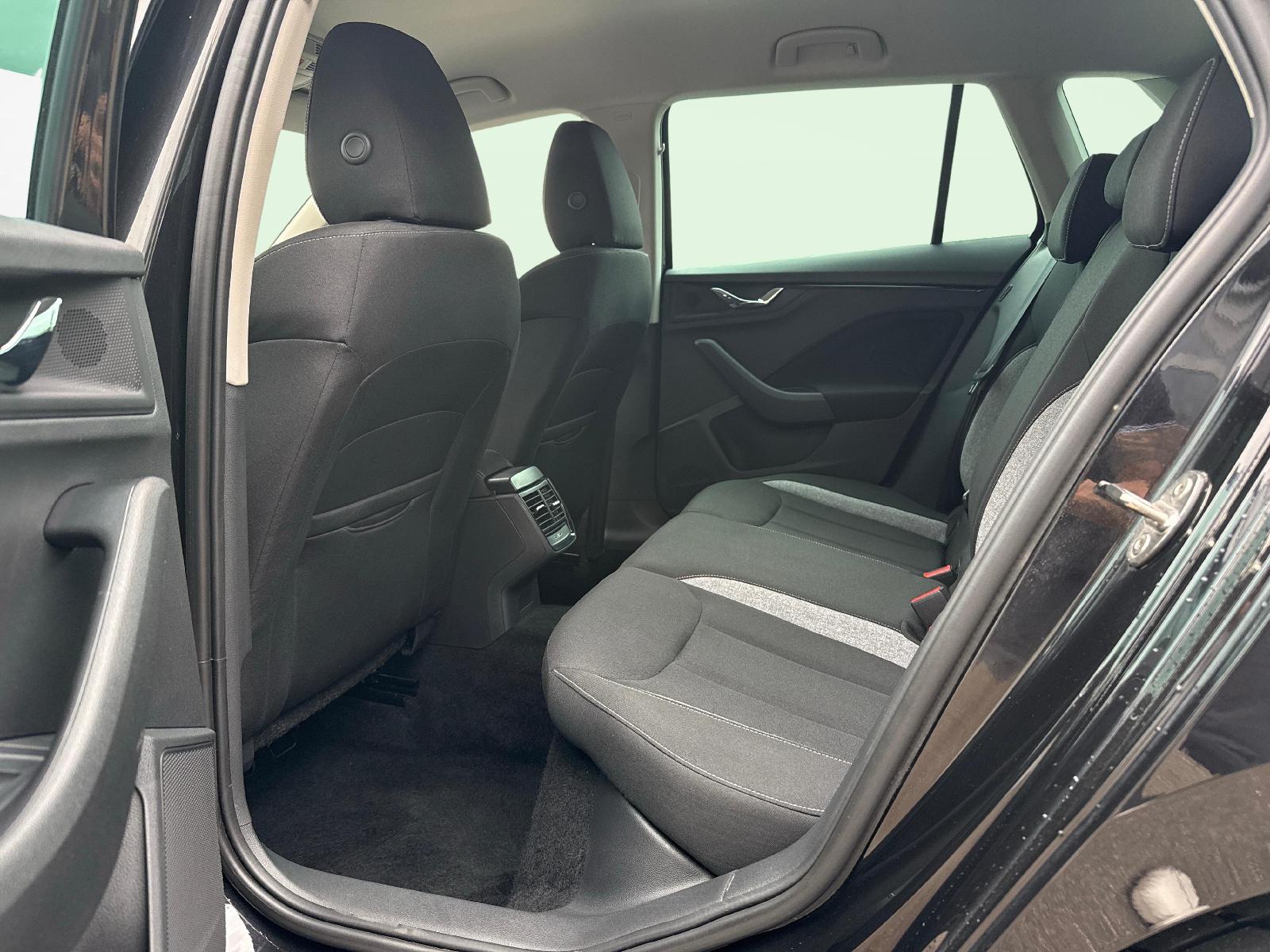 SKODA Kamiq 1.0 TSI Selection DSG-image-10