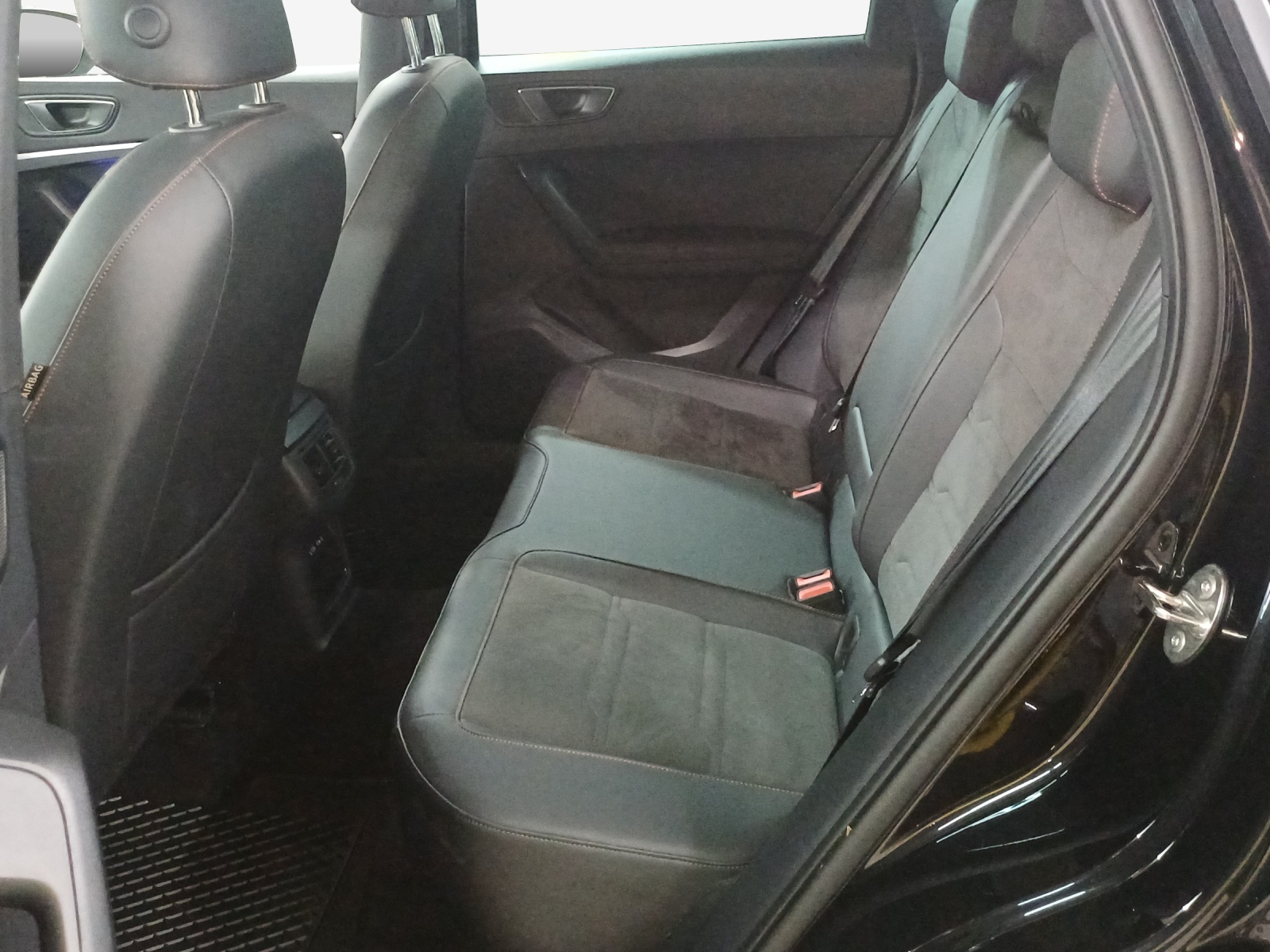 SEAT Ateca 2.0 TSI Hola FR 4Drive DSG-image-11