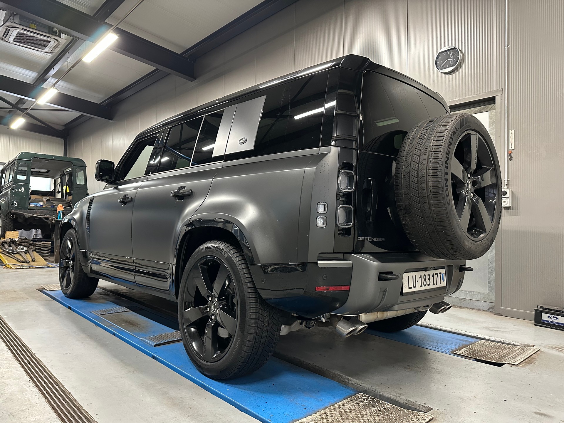 LAND ROVER 5.0 V8-image-1