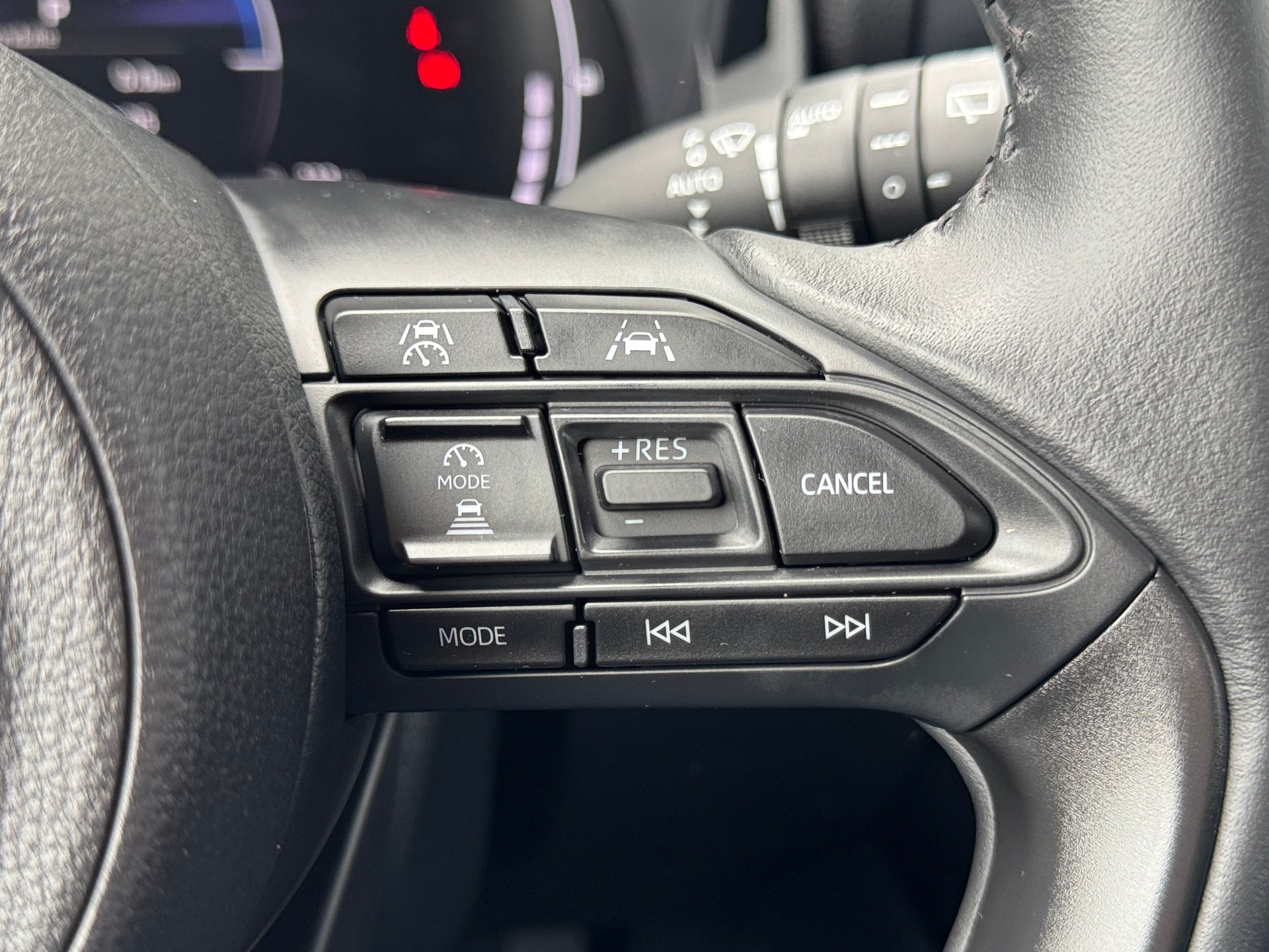 TOYOTA Yaris 1.5 Trend e-CVT-image-15