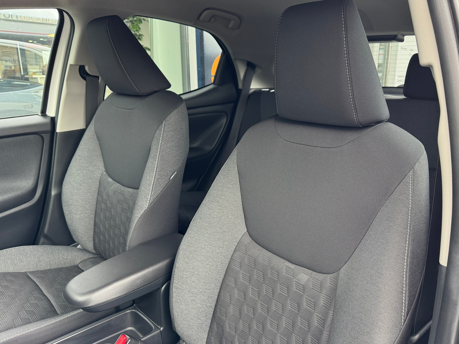 TOYOTA Yaris 1.5 Trend e-CVT-image-11