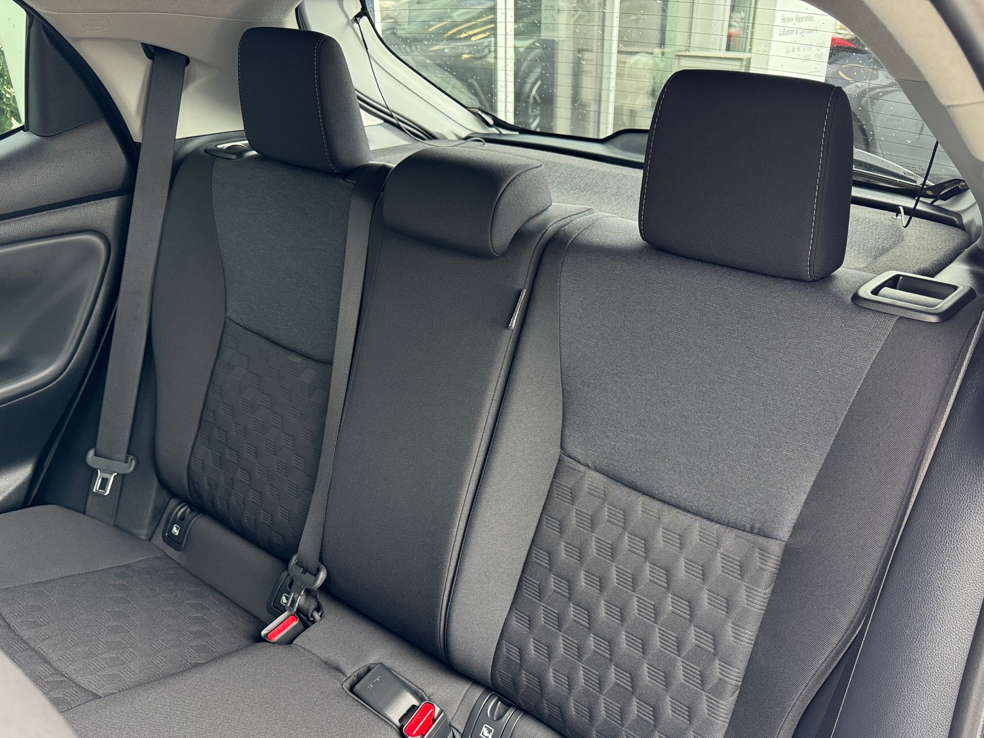 TOYOTA Yaris 1.5 Trend e-CVT-image-12