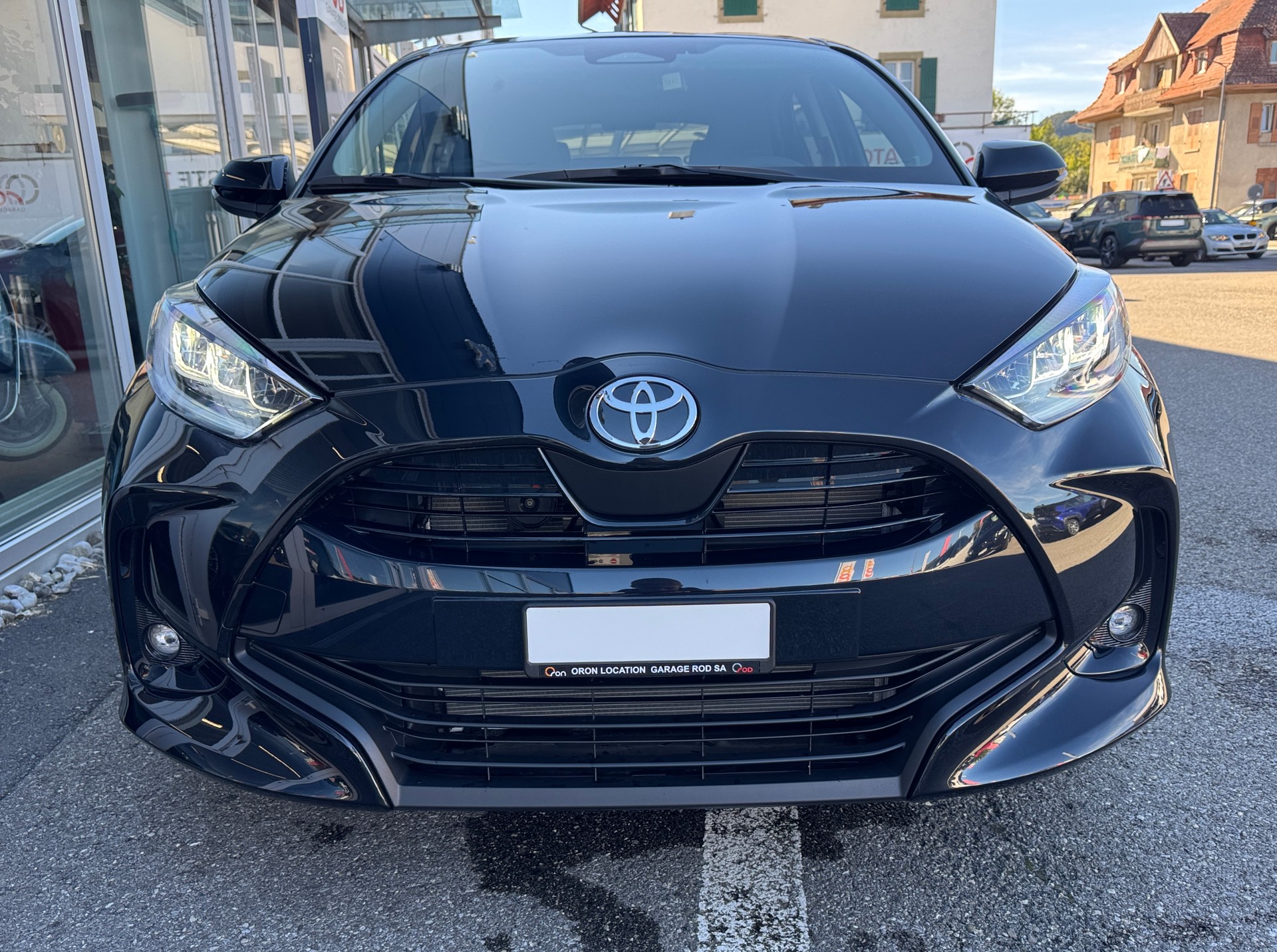 TOYOTA Yaris 1.5 Trend e-CVT-image-1