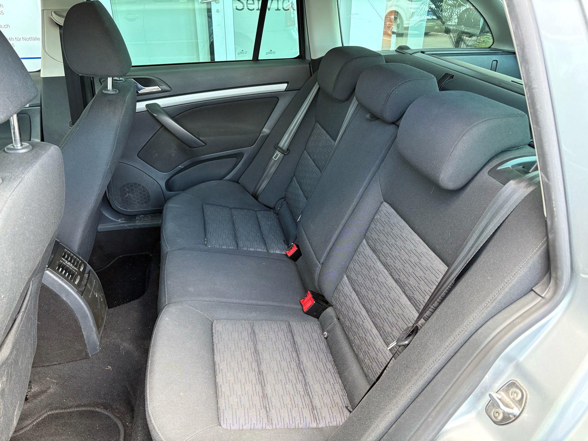 SKODA Octavia Combi 1.6 TDI Ambition-image-8