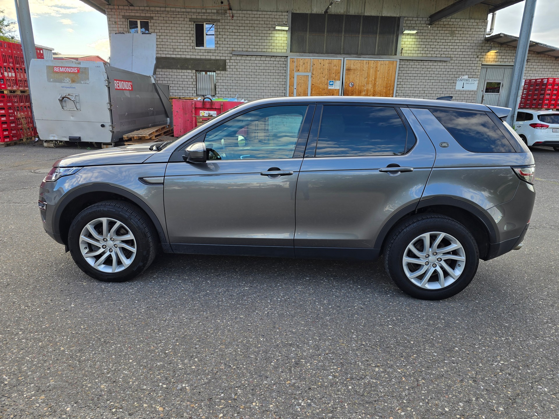 LAND ROVER Discovery Sport 2.0 Si4 SE AT9-image-8