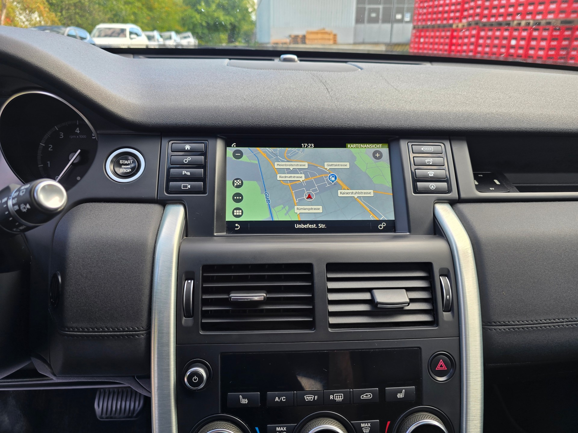 LAND ROVER Discovery Sport 2.0 Si4 SE AT9-image-24