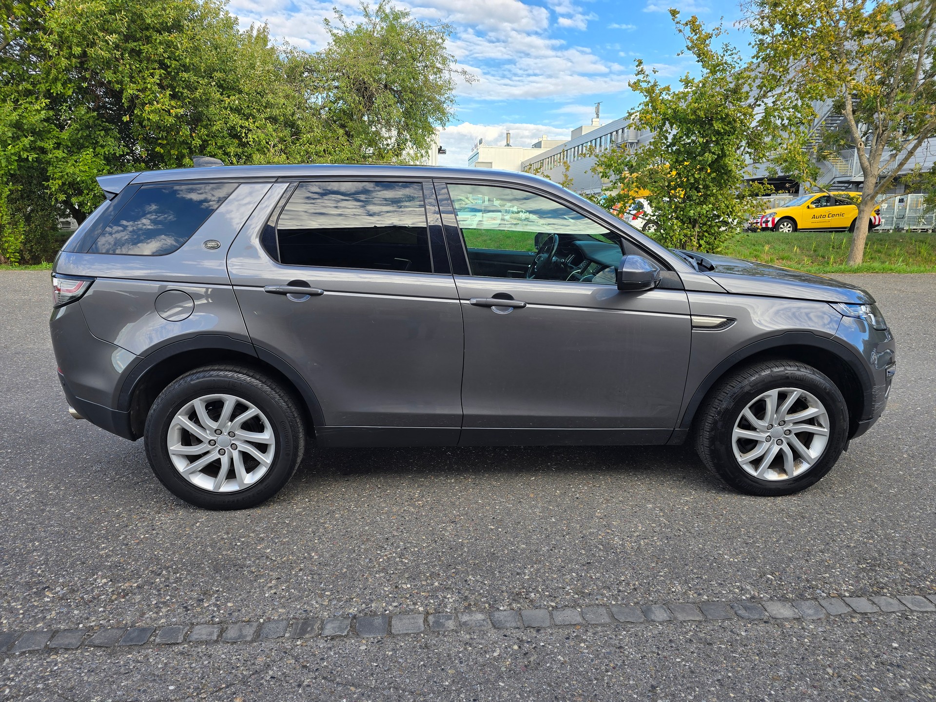 LAND ROVER Discovery Sport 2.0 Si4 SE AT9-image-9
