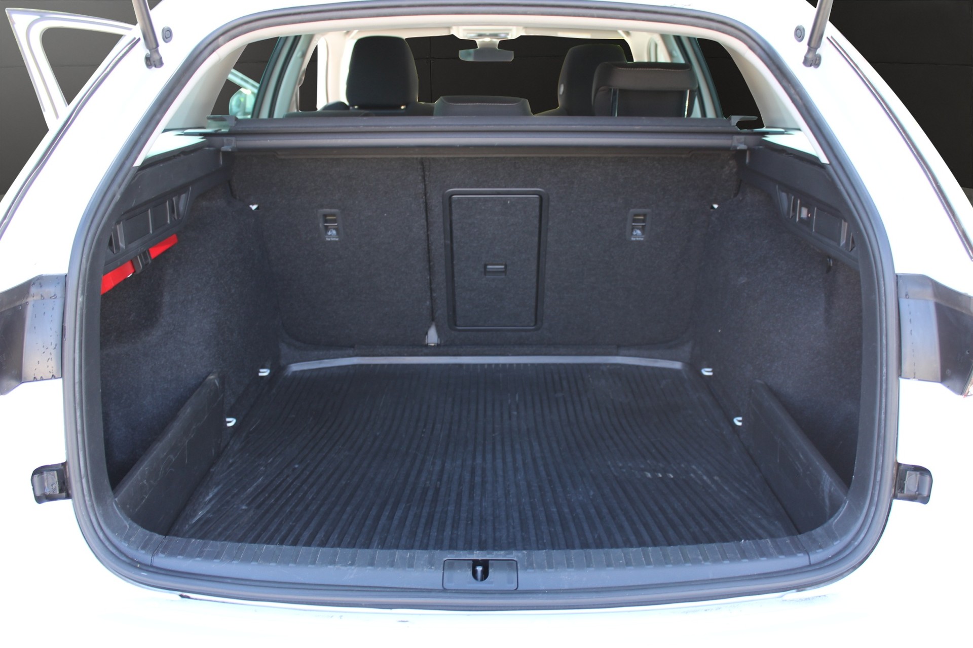 SKODA Octavia Combi 2.0 TSI Ambition 4x4 DSG-image-9