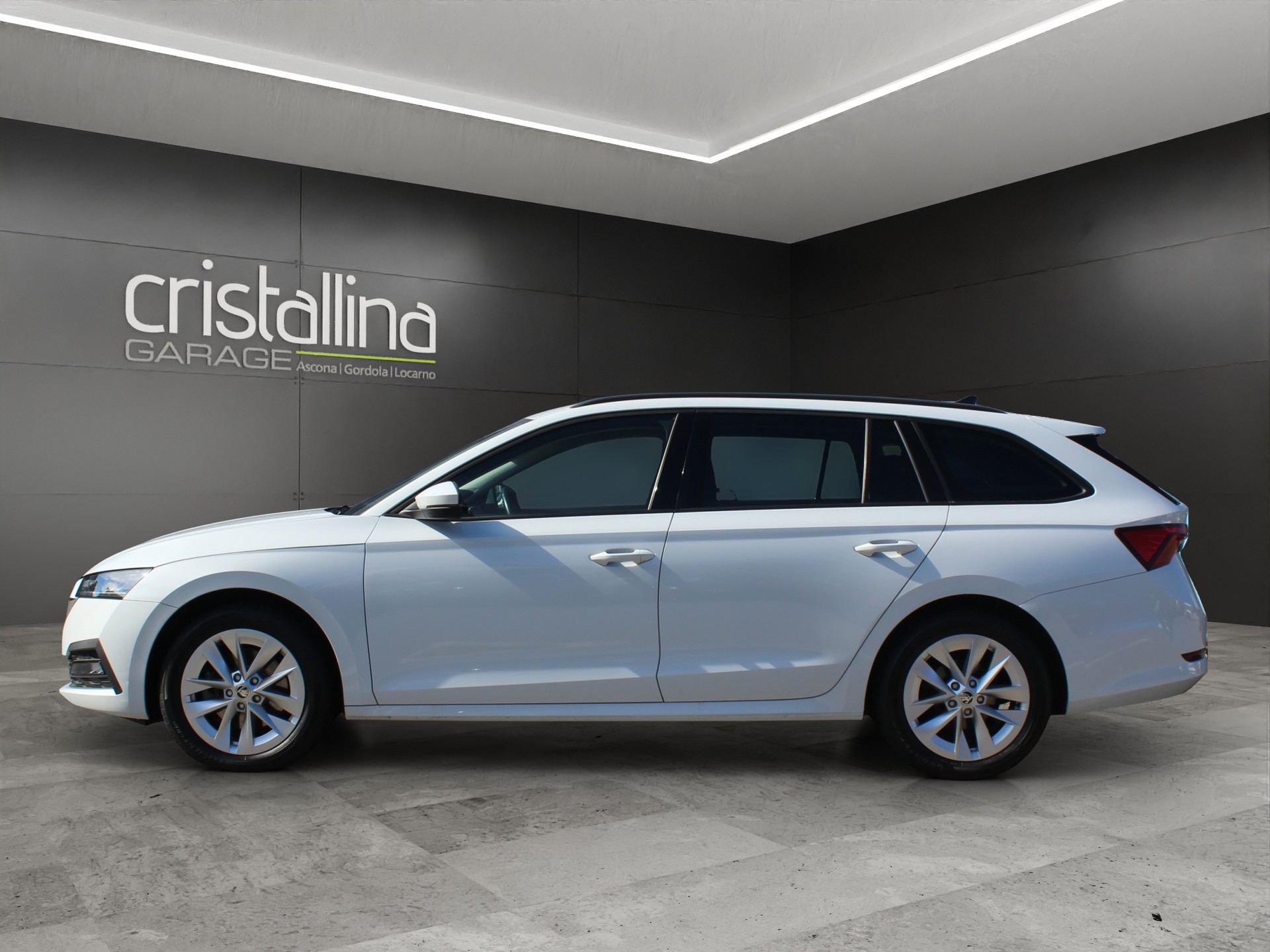 SKODA Octavia Combi 2.0 TSI Ambition 4x4 DSG-image-1
