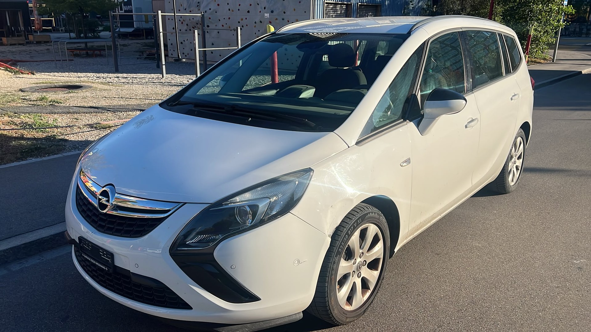 OPEL Zafira Tourer 1.4i 16V Turbo Cosmo Automatic-image-0