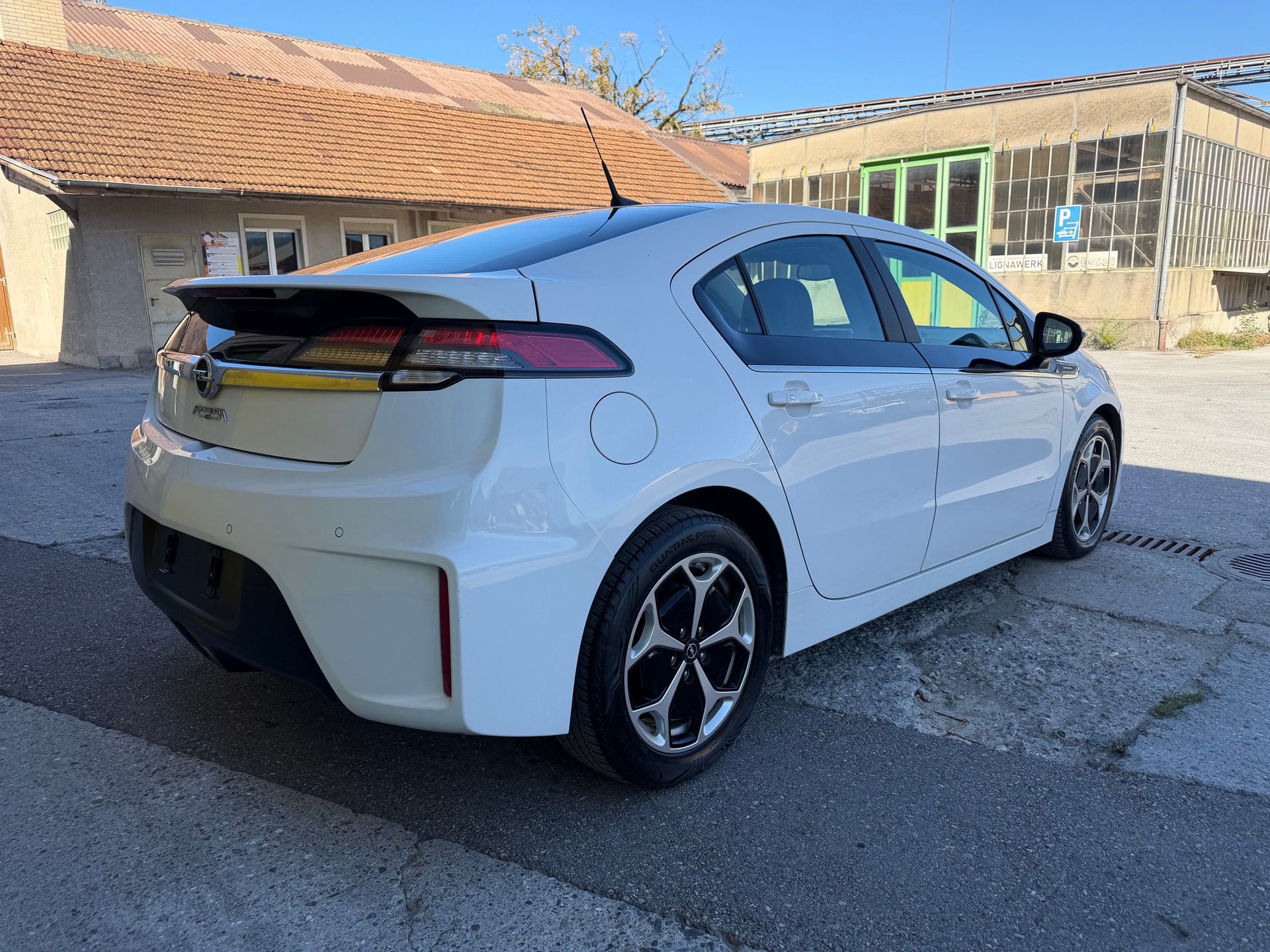 OPEL Ampera E-REV-image-5