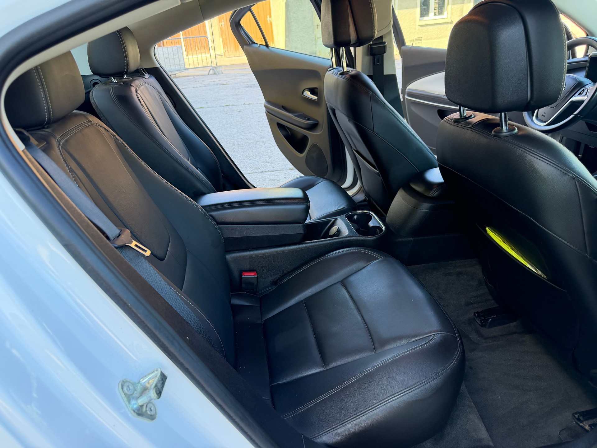 OPEL Ampera E-REV-image-12