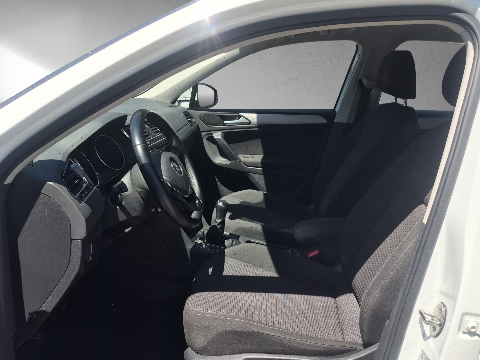 VW Tiguan 2.0 TDI SCR Trendline 4Motion-image-8
