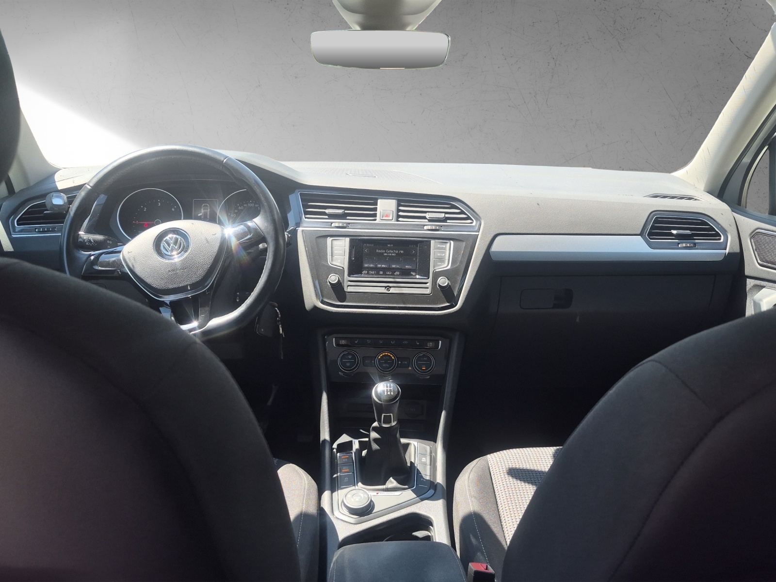 VW Tiguan 2.0 TDI SCR Trendline 4Motion-image-9
