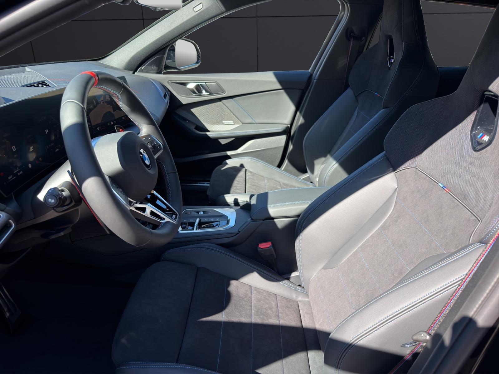 BMW 1er Reihe F70 M135i xDrive-image-1