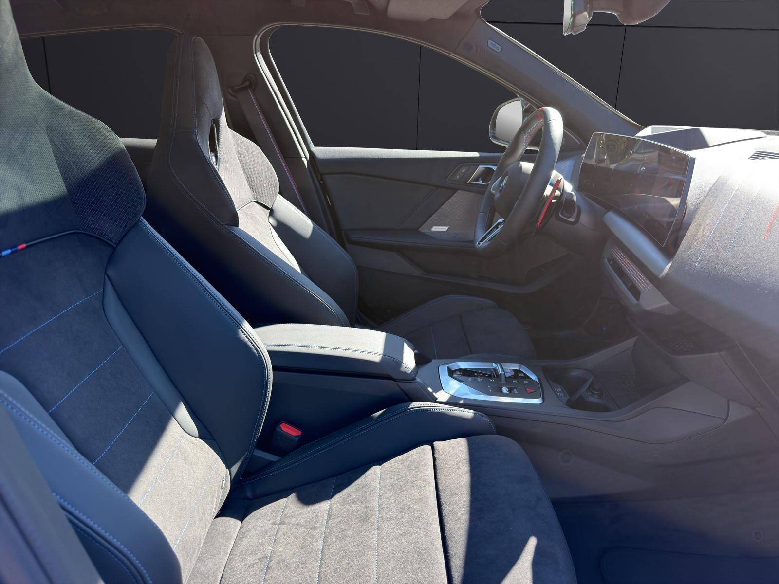 BMW 1er Reihe F70 M135i xDrive-image-18