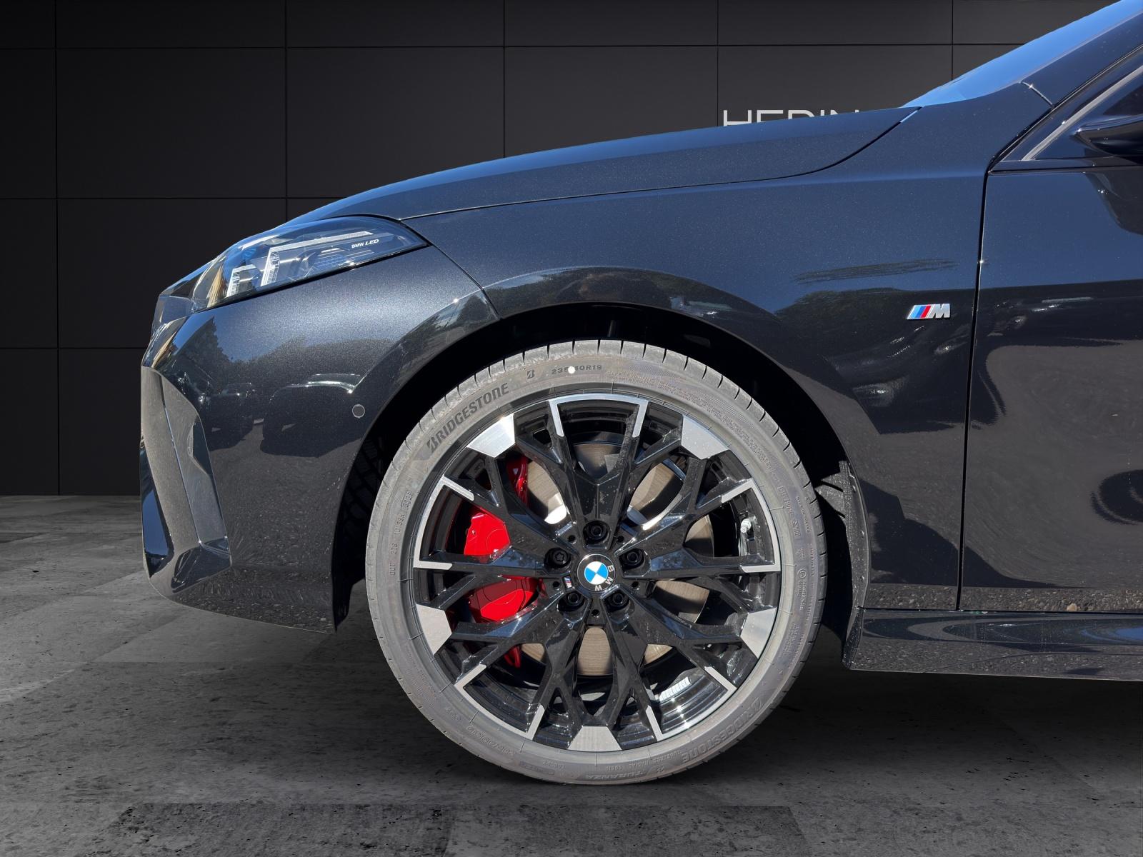 BMW 1er Reihe F70 M135i xDrive-image-4