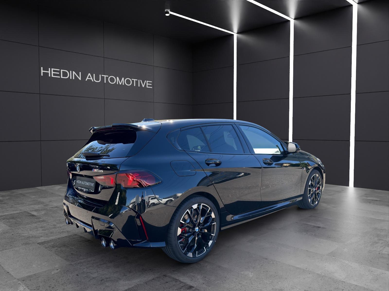 BMW 1er Reihe F70 M135i xDrive-image-15