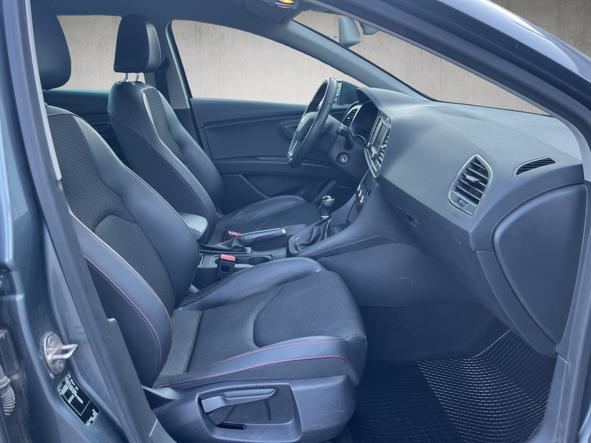 SEAT Leon ST 2.0 TDI FR 4Drive-image-7