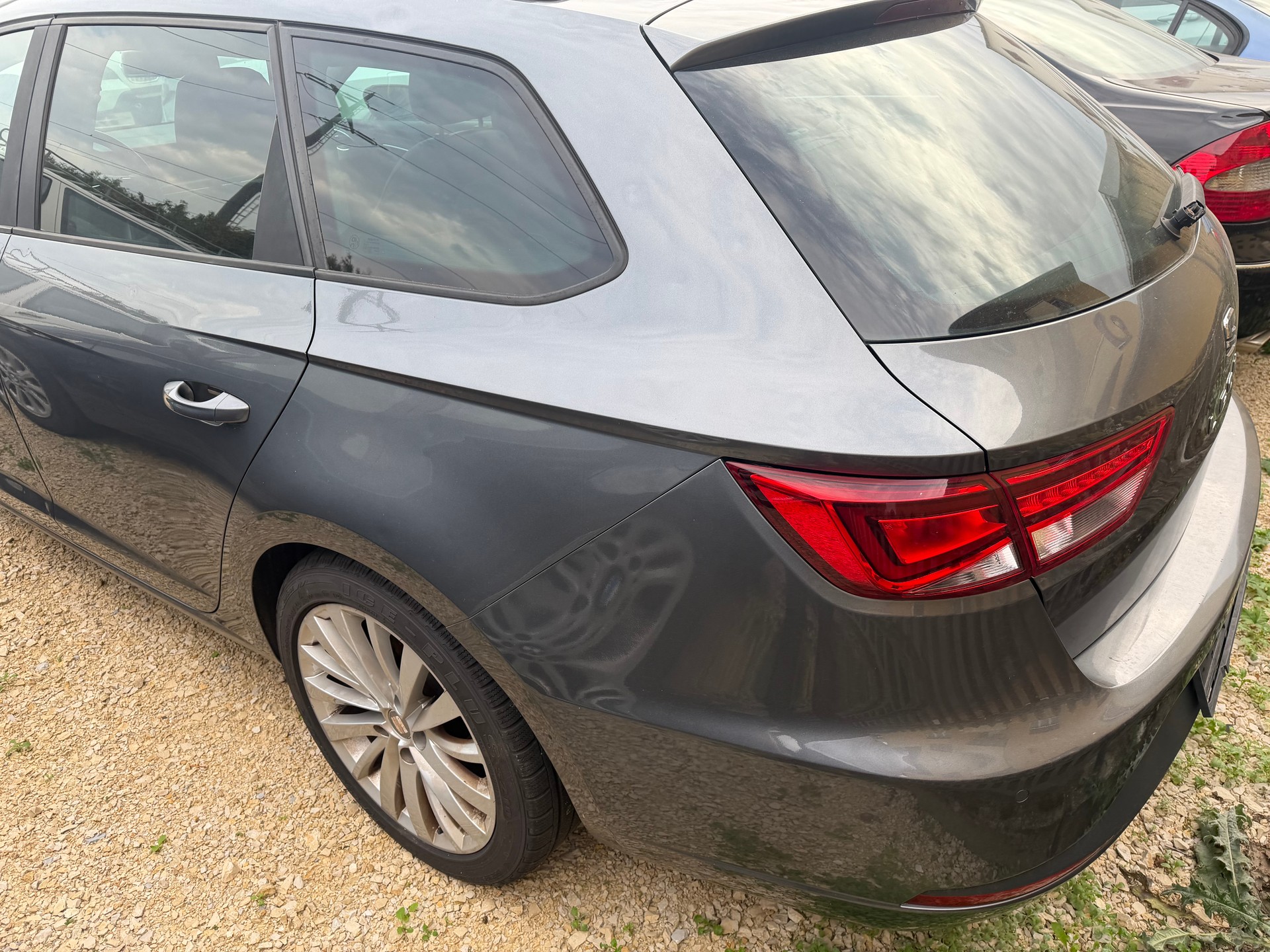 SEAT Leon ST 2.0 TDI FR 4Drive-image-15