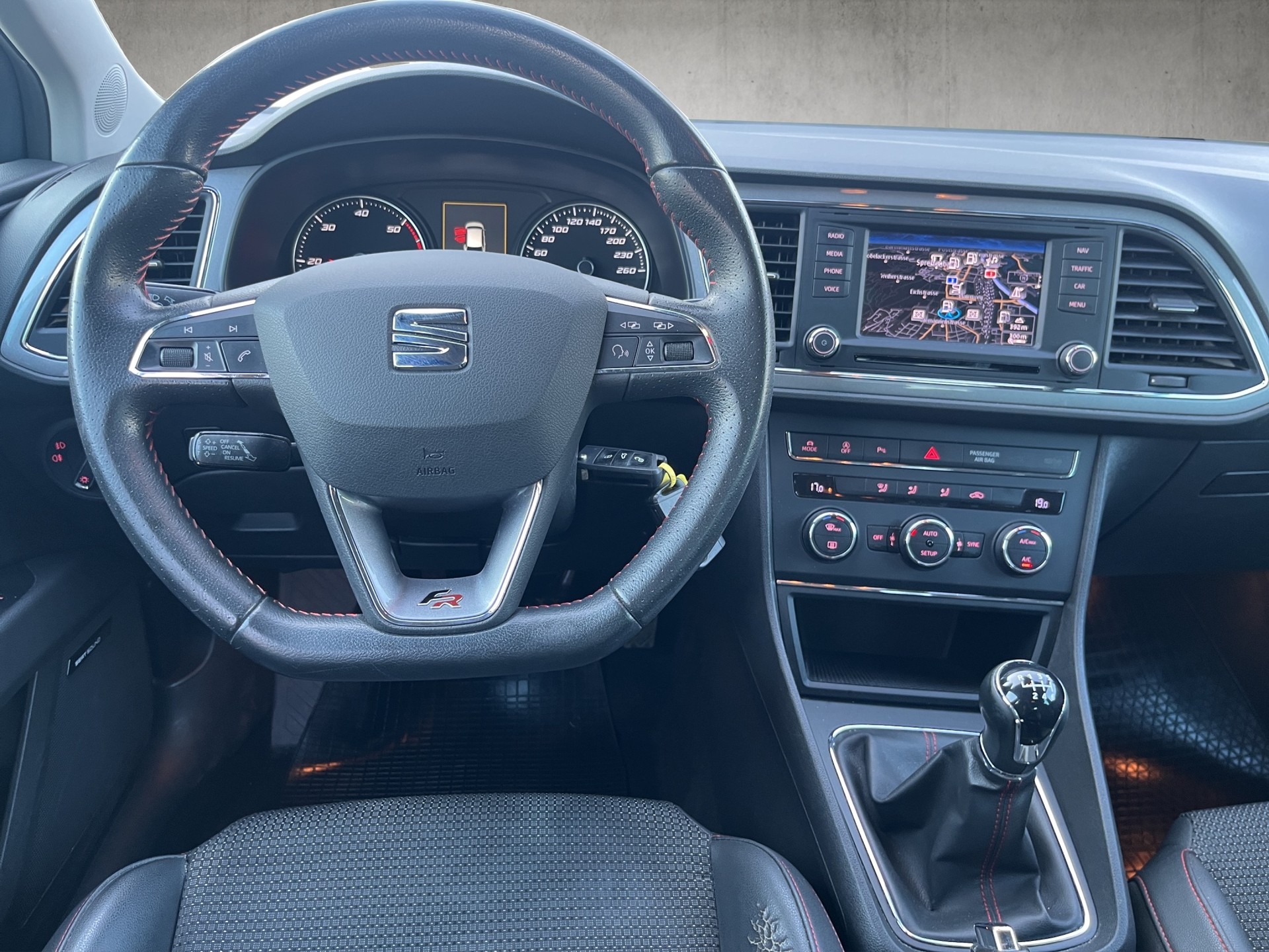 SEAT Leon ST 2.0 TDI FR 4Drive-image-5