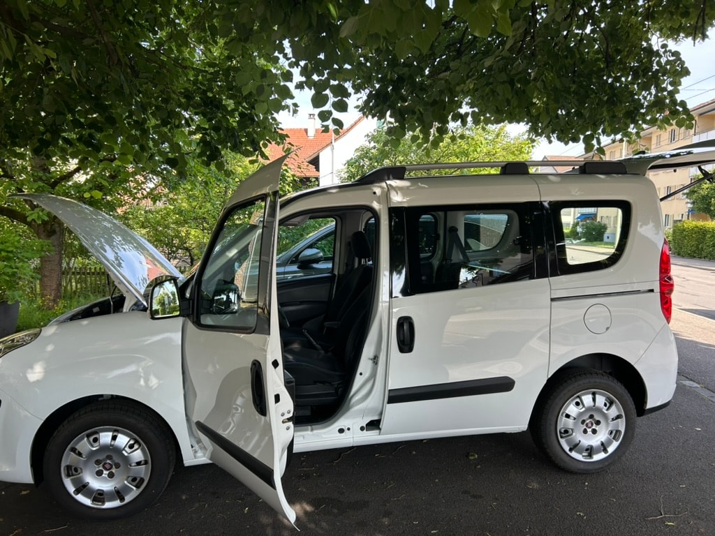 FIAT 1.4 16V Emotion 5P-image-0