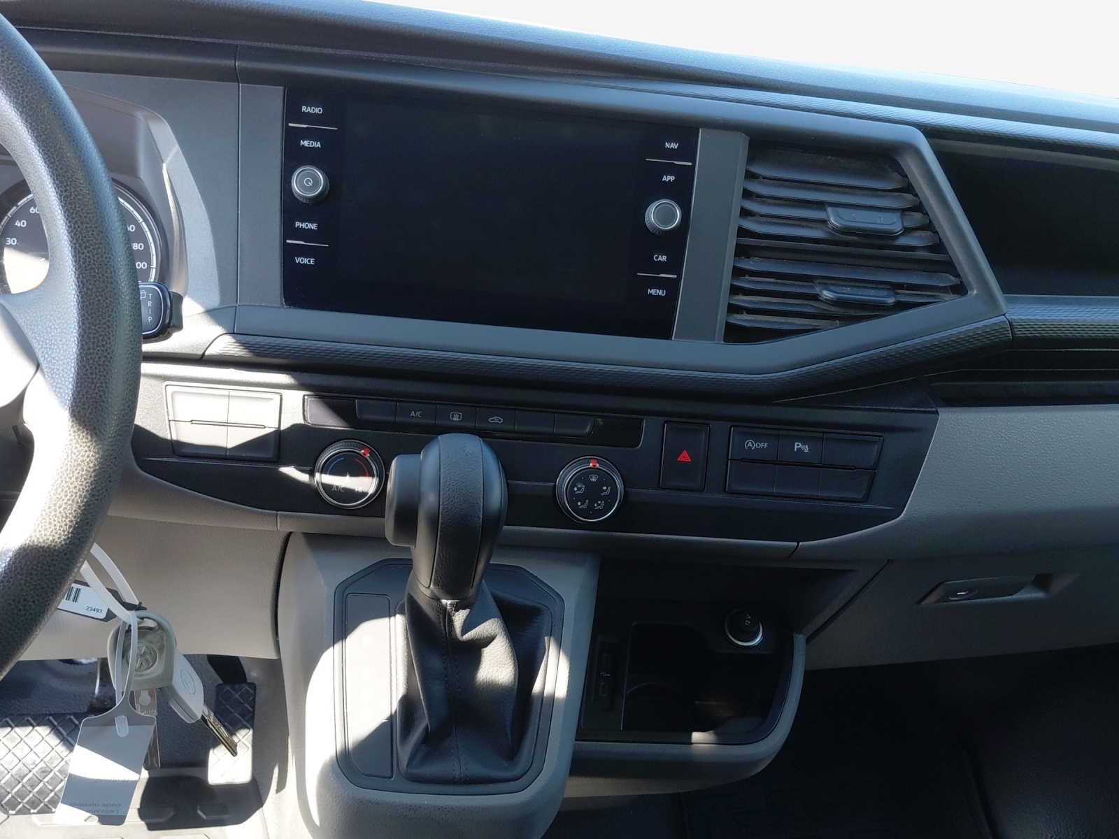 VW T6.1 2.0 TDI DSG-image-10