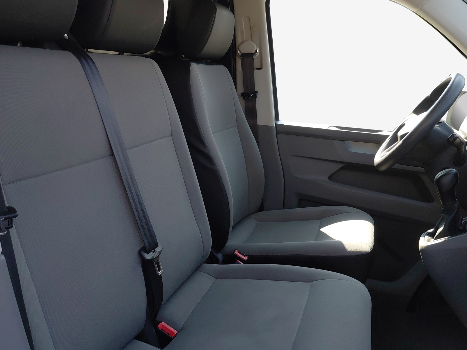 VW T6.1 2.0 TDI DSG-image-15