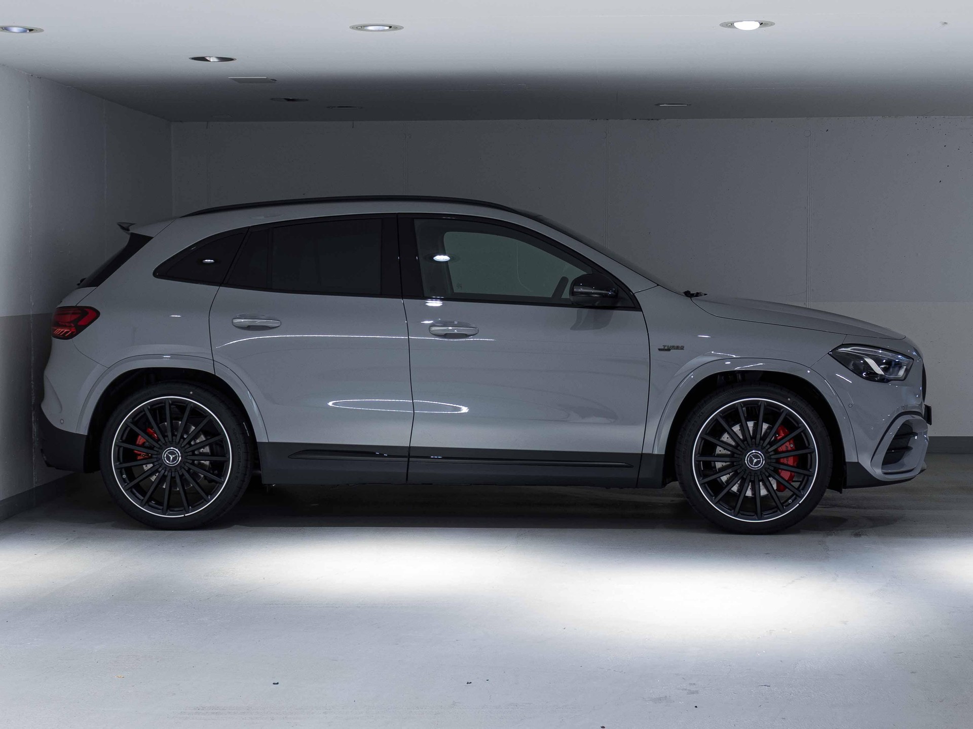 MERCEDES-BENZ GLA 35 AMG 4MATIC-image-1
