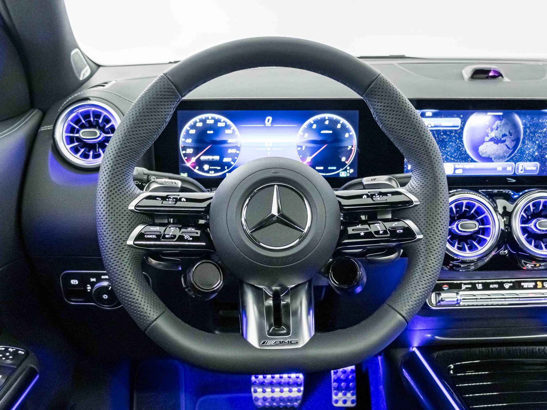 MERCEDES-BENZ GLA 35 AMG 4MATIC-image-10
