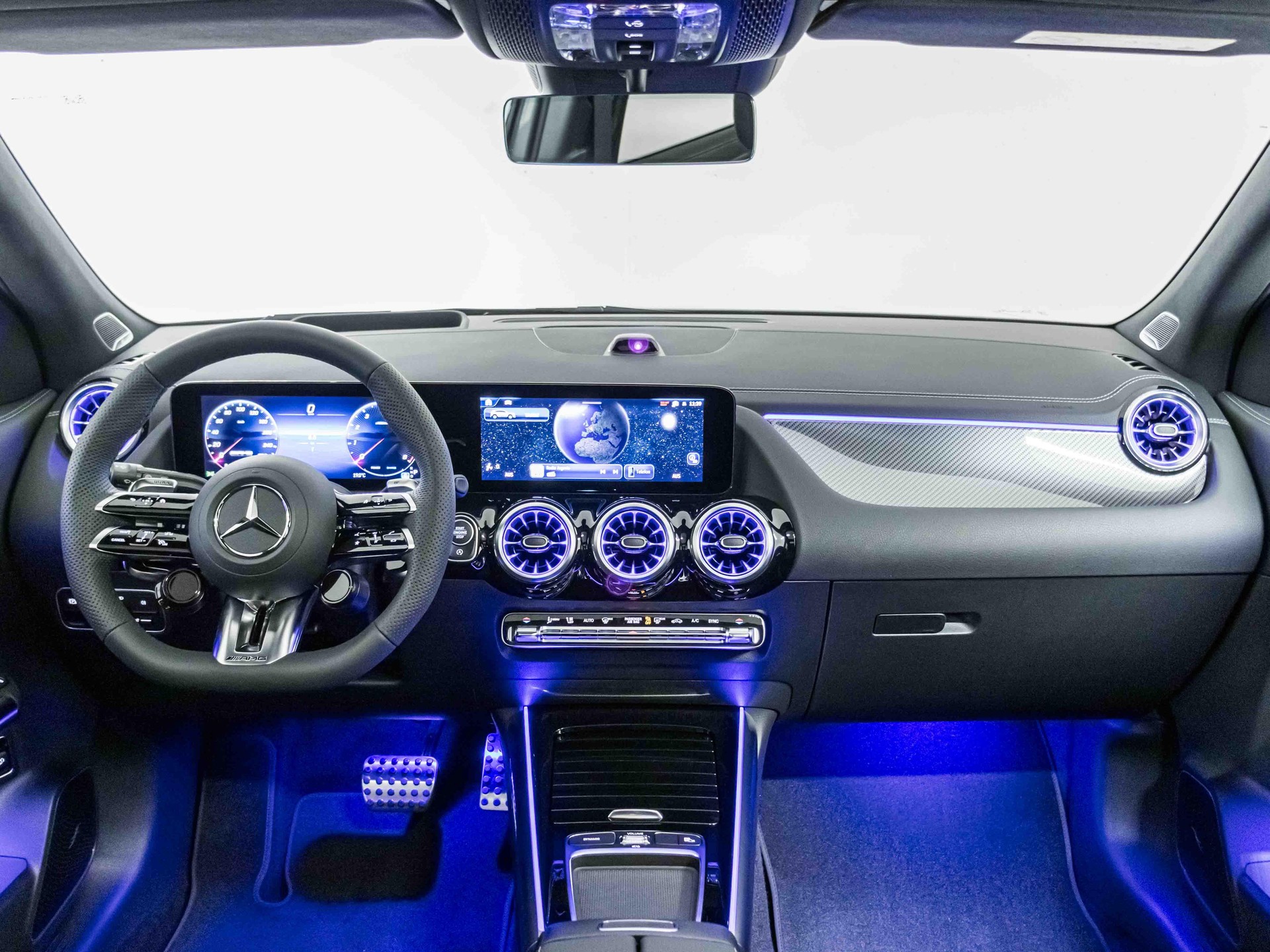 MERCEDES-BENZ GLA 35 AMG 4MATIC-image-11