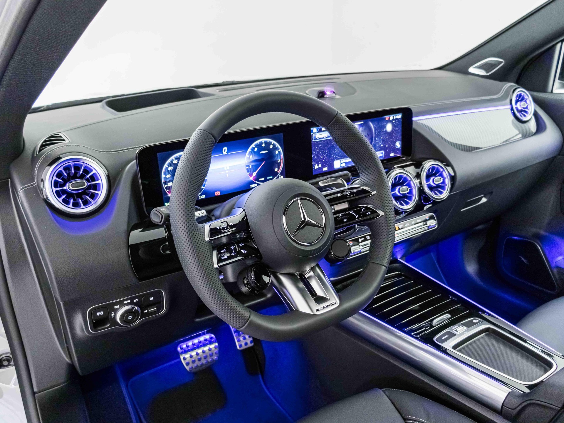 MERCEDES-BENZ GLA 35 AMG 4MATIC-image-9