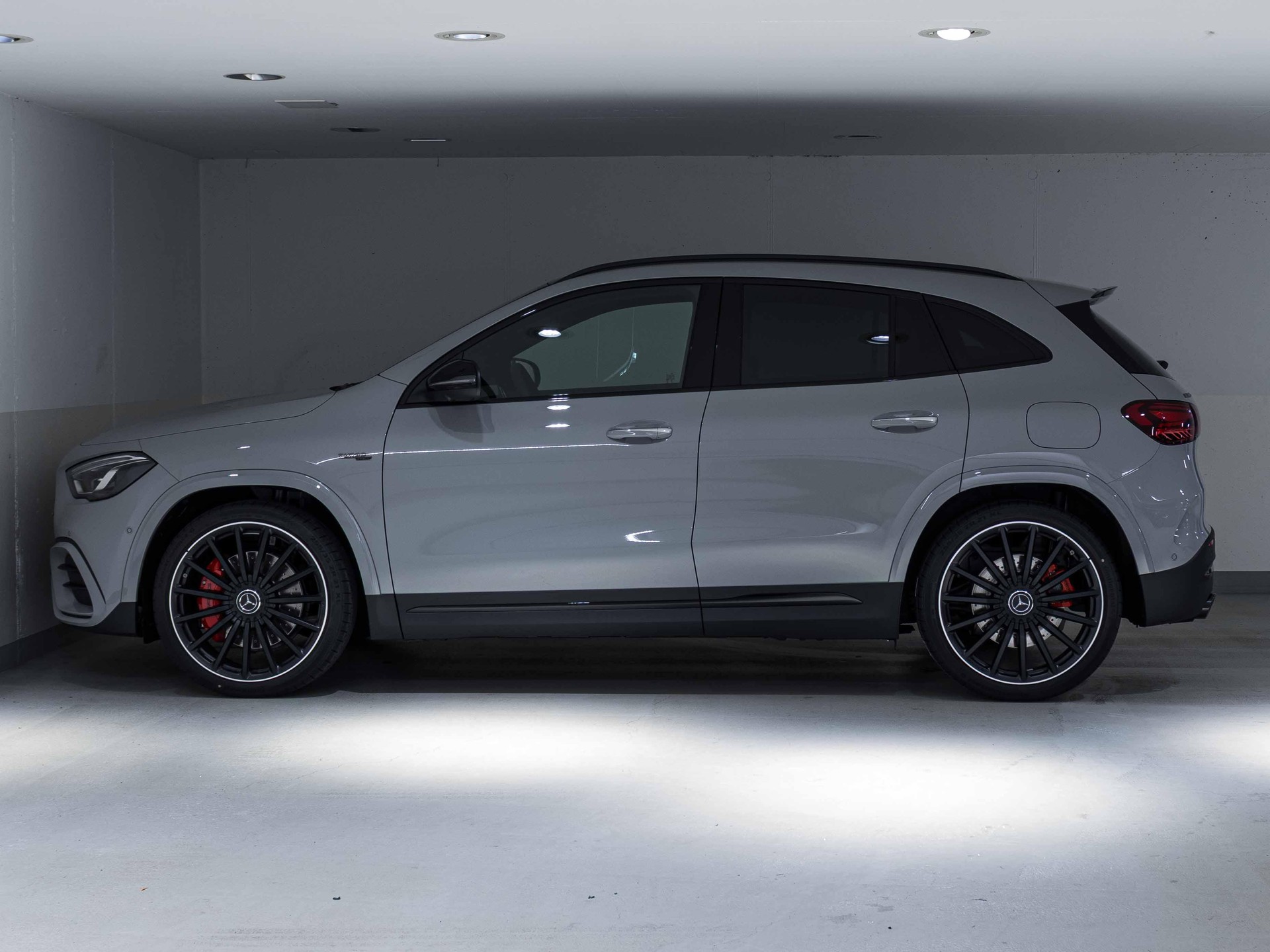 MERCEDES-BENZ GLA 35 AMG 4MATIC-image-4