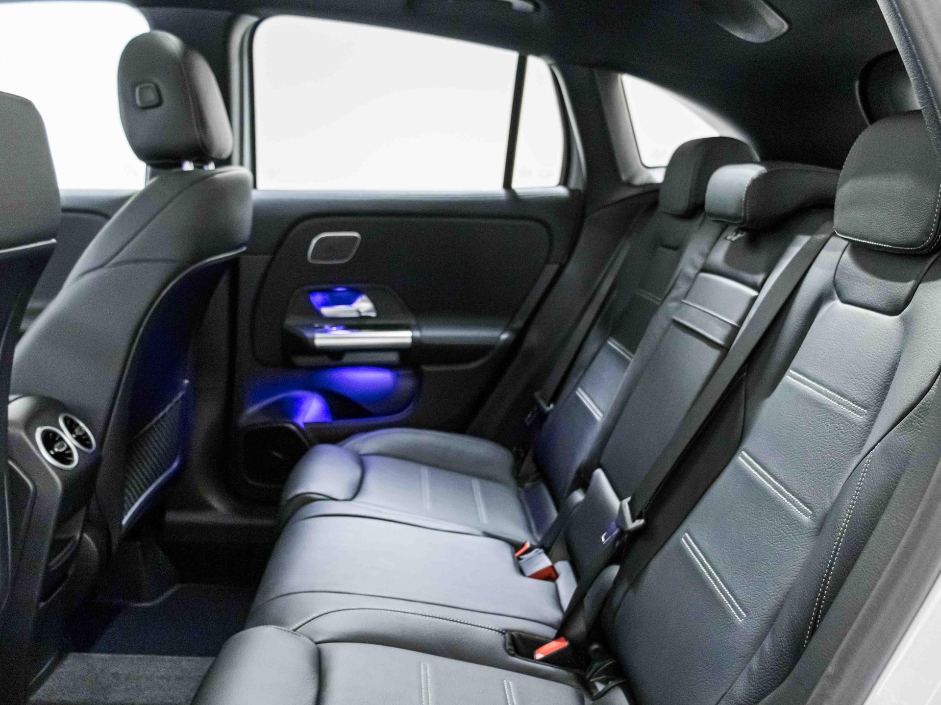 MERCEDES-BENZ GLA 35 AMG 4MATIC-image-7