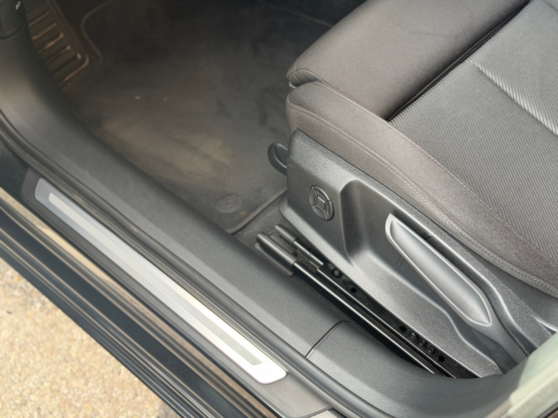 AUDI A6 Avant 45 TDI Sport quattro tiptronic-image-14