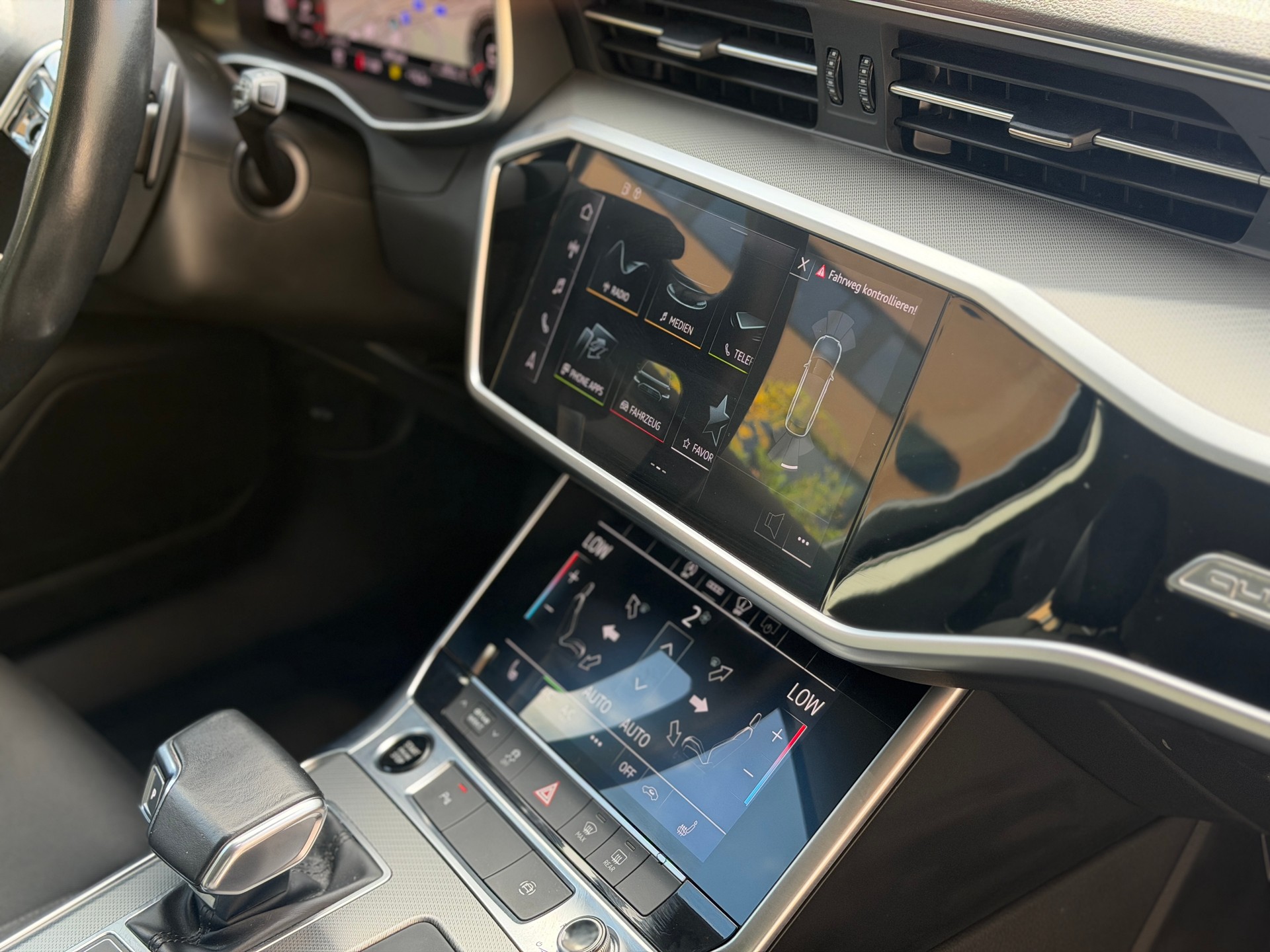 AUDI A6 Avant 45 TDI Sport quattro tiptronic-image-26