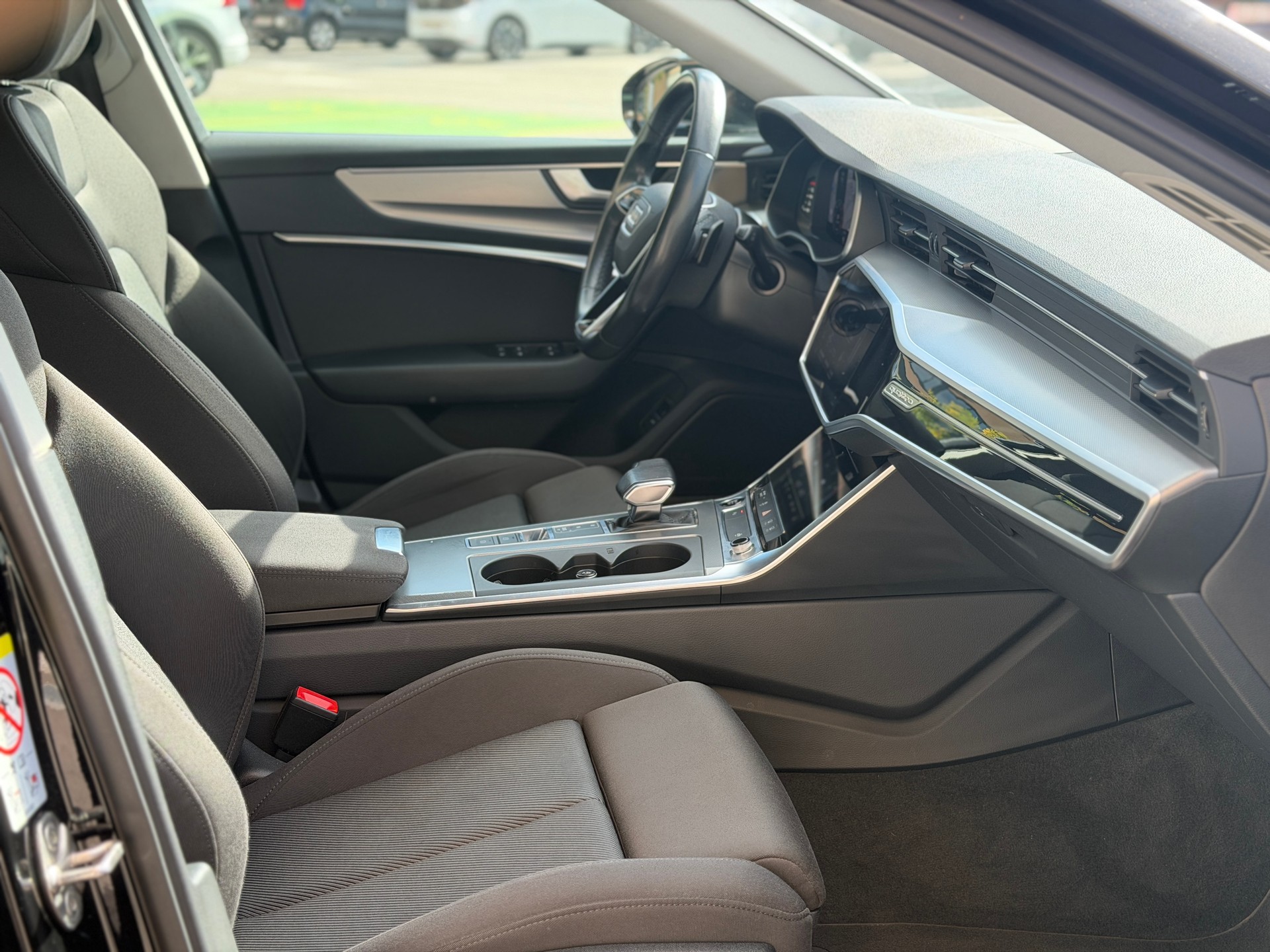 AUDI A6 Avant 45 TDI Sport quattro tiptronic-image-25